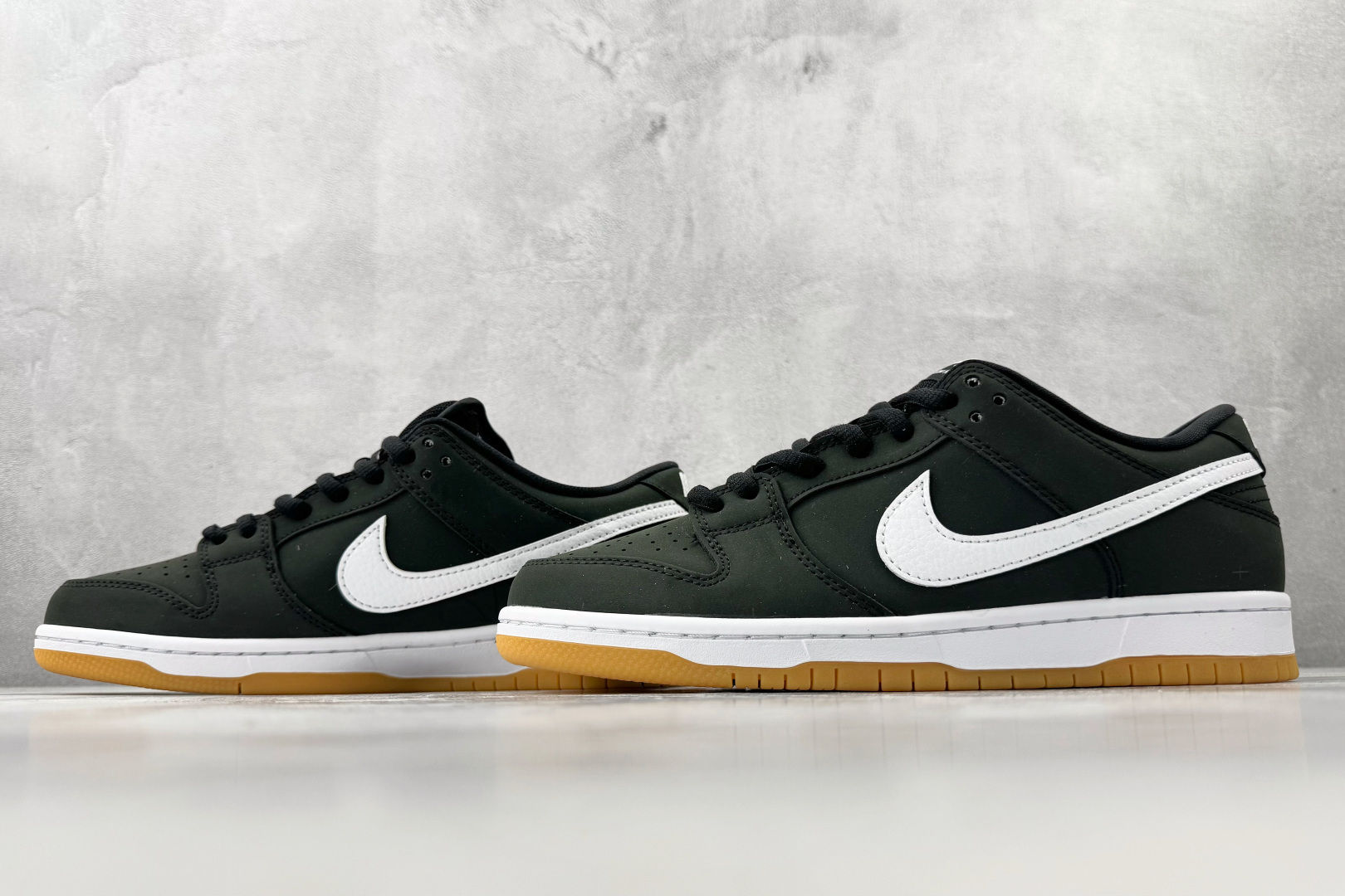 Nike Dunk SB pro iso ”black gum” 黑白 CD2563-006 Nike Dunk SB pro iso ”black gum” 黑白 CD2563-006