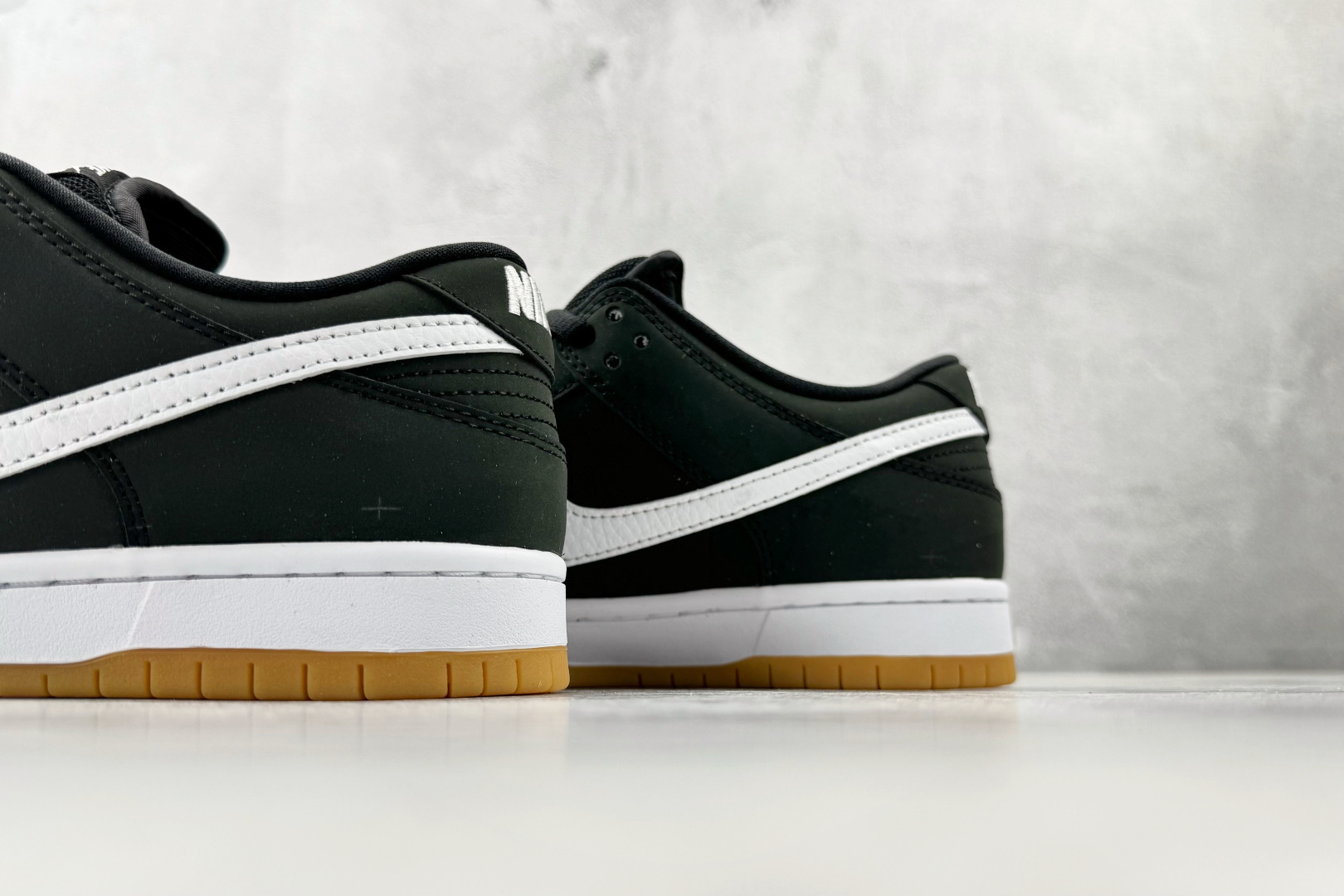 Nike Dunk SB pro iso ”black gum” 黑白 CD2563-006 Nike Dunk SB pro iso ”black gum” 黑白 CD2563-006