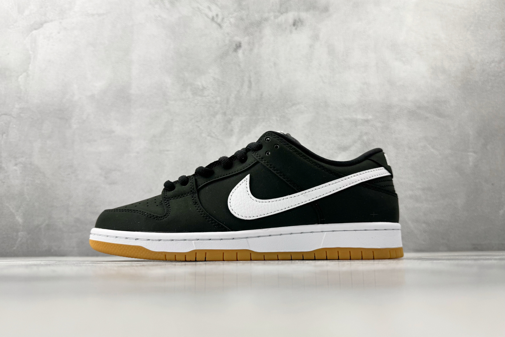 Nike Dunk SB pro iso ”black gum” 黑白 CD2563-006 Nike Dunk SB pro iso ”black gum” 黑白 CD2563-006