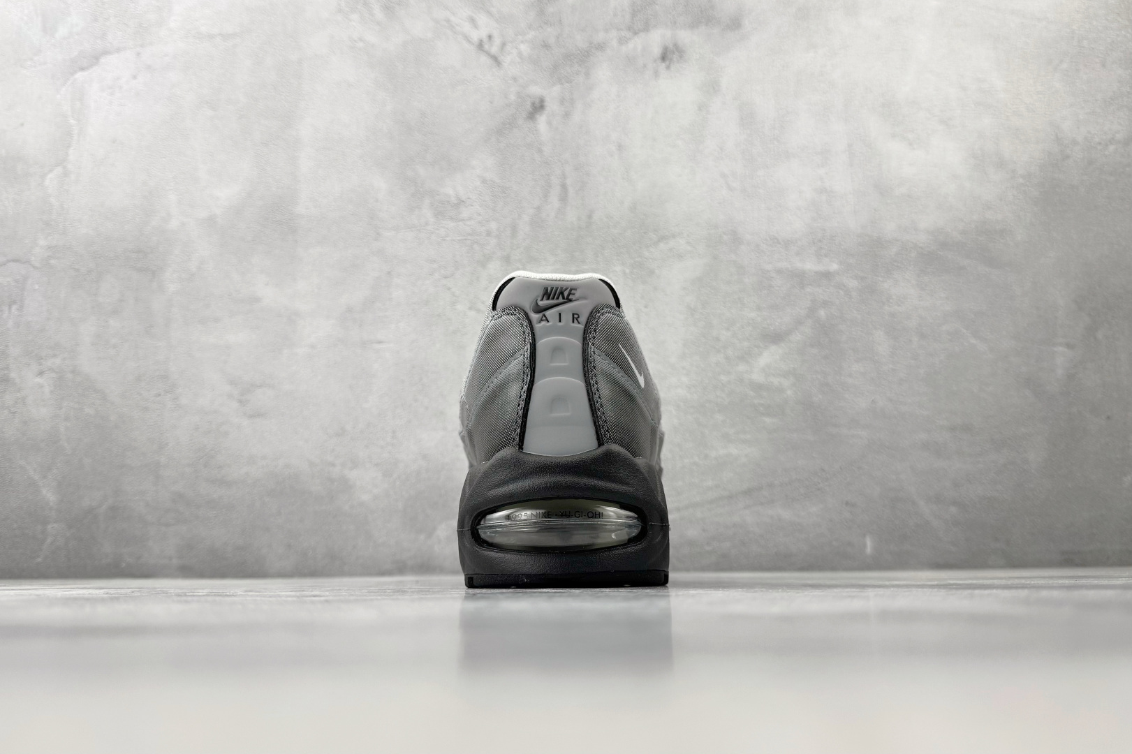 口碑神作 Nike Air Max 95 灰色 II7404-100 口碑神作 Nike Air Max 95 灰色 II7404-100