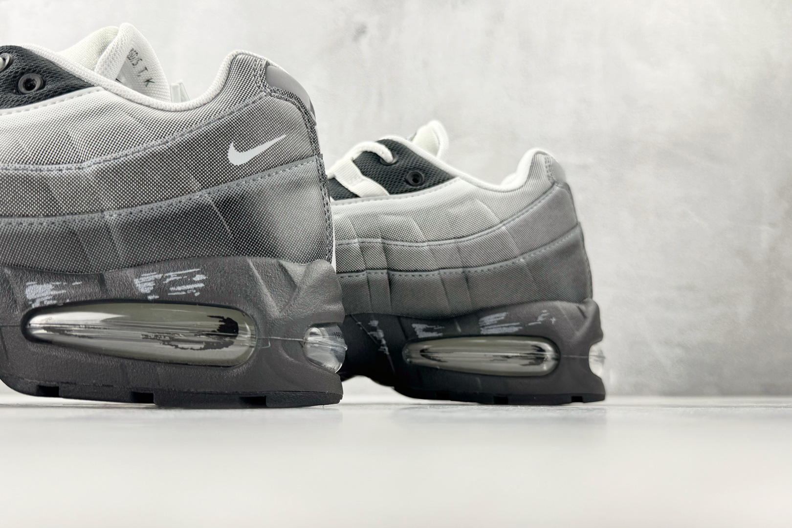 口碑神作 Nike Air Max 95 灰色 II7404-100 口碑神作 Nike Air Max 95 灰色 II7404-100