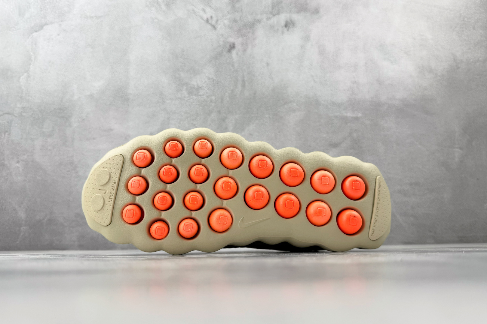 N版 东南亚订单 Nike Mind 002 米色货号：HQ4308 200尺码：36 36.5 37 