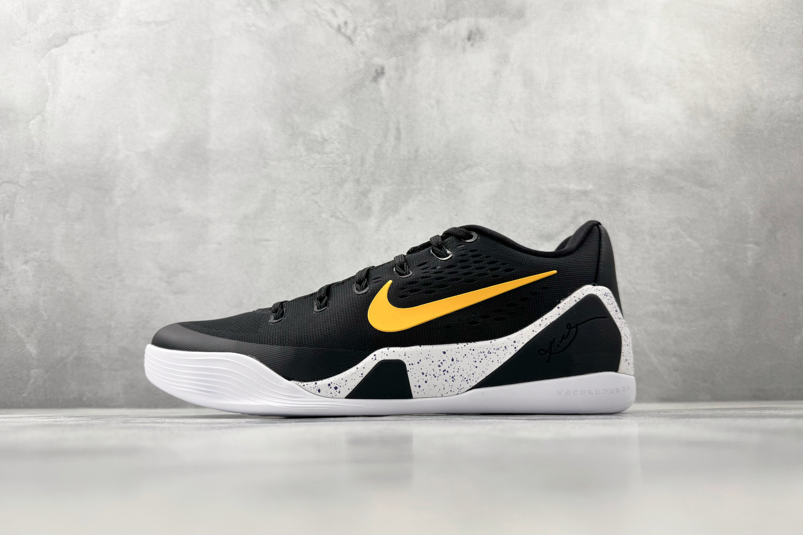 顶级完美复刻 Nike Kobe 9 EM Low Protro 黑金色 IH1401-002 顶级完美复刻 Nike Kobe 9 EM Low Protro 黑金色 IH1401-002