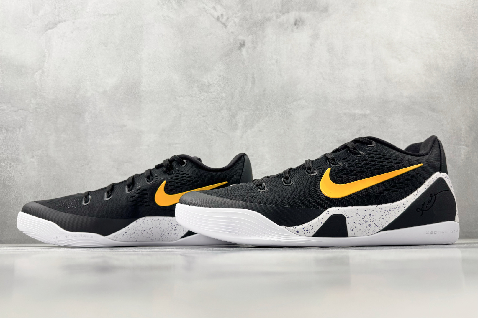 顶级完美复刻 Nike Kobe 9 EM Low Protro 黑金色 IH1401-002 顶级完美复刻 Nike Kobe 9 EM Low Protro 黑金色 IH1401-002