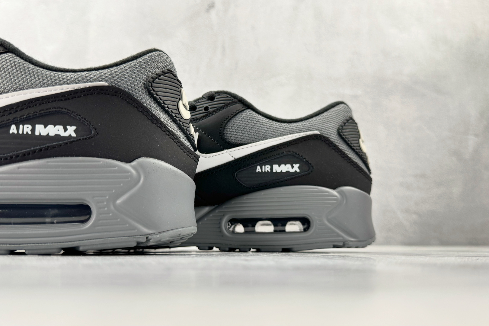 Max 原版开发 Nike Air Max 90 黑灰色货号：IM5989-010尺码：39 40 40