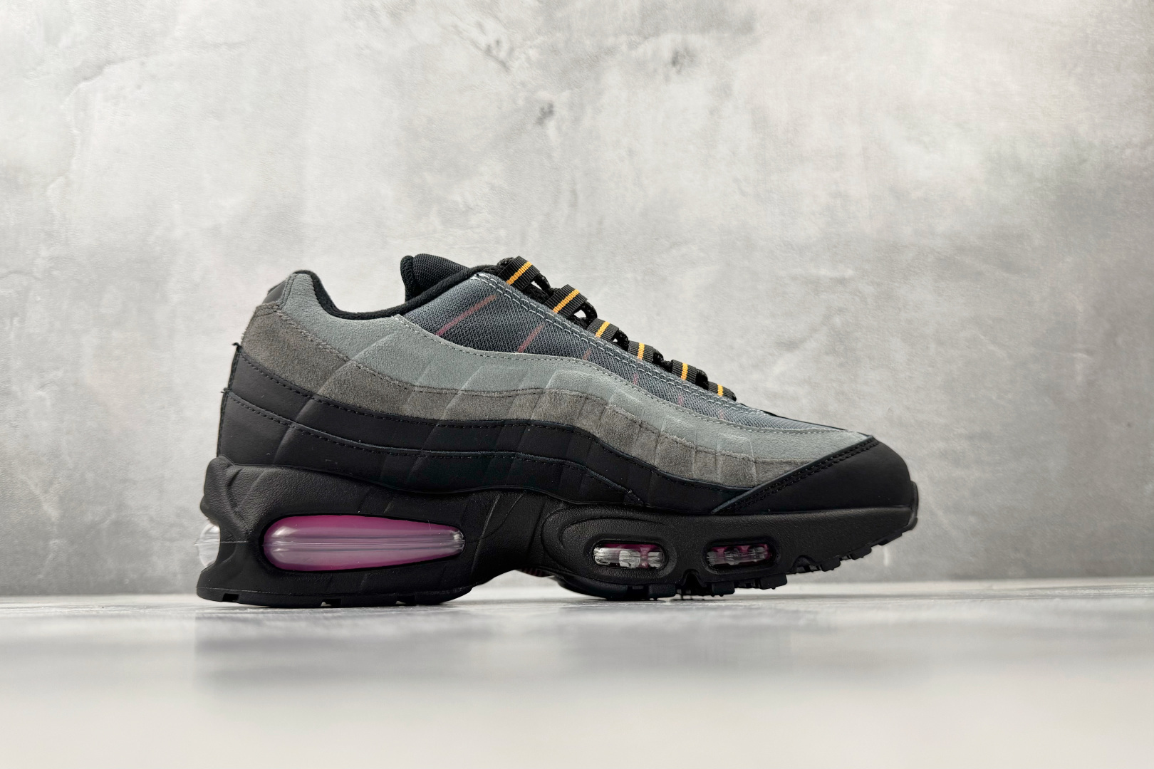 XP 平台专供 Nike Air Max 95 OG Sundial 黑色货号：IB7683-001尺码
