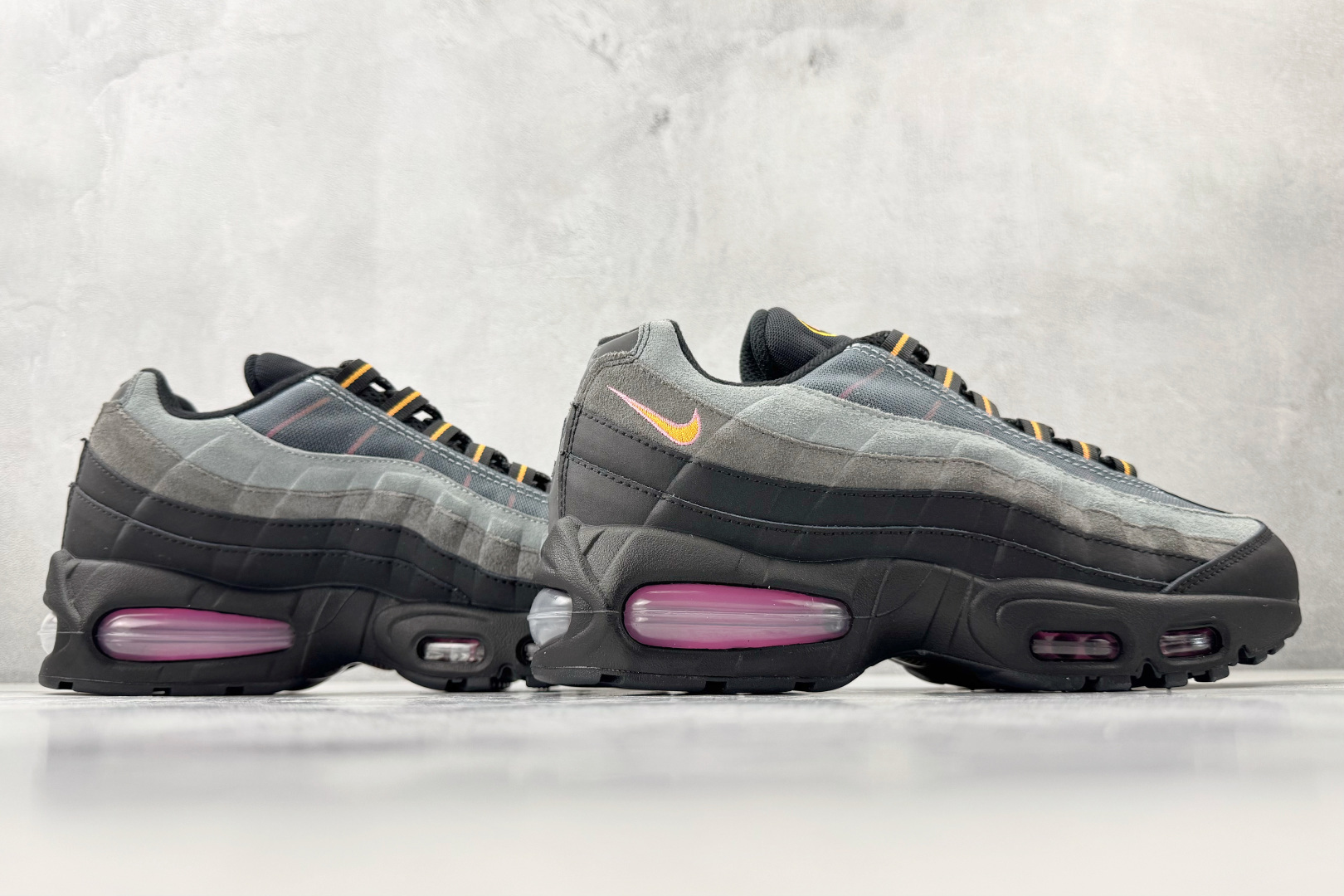 XP 平台专供 Nike Air Max 95 OG Sundial 黑色货号：IB7683-001尺码
