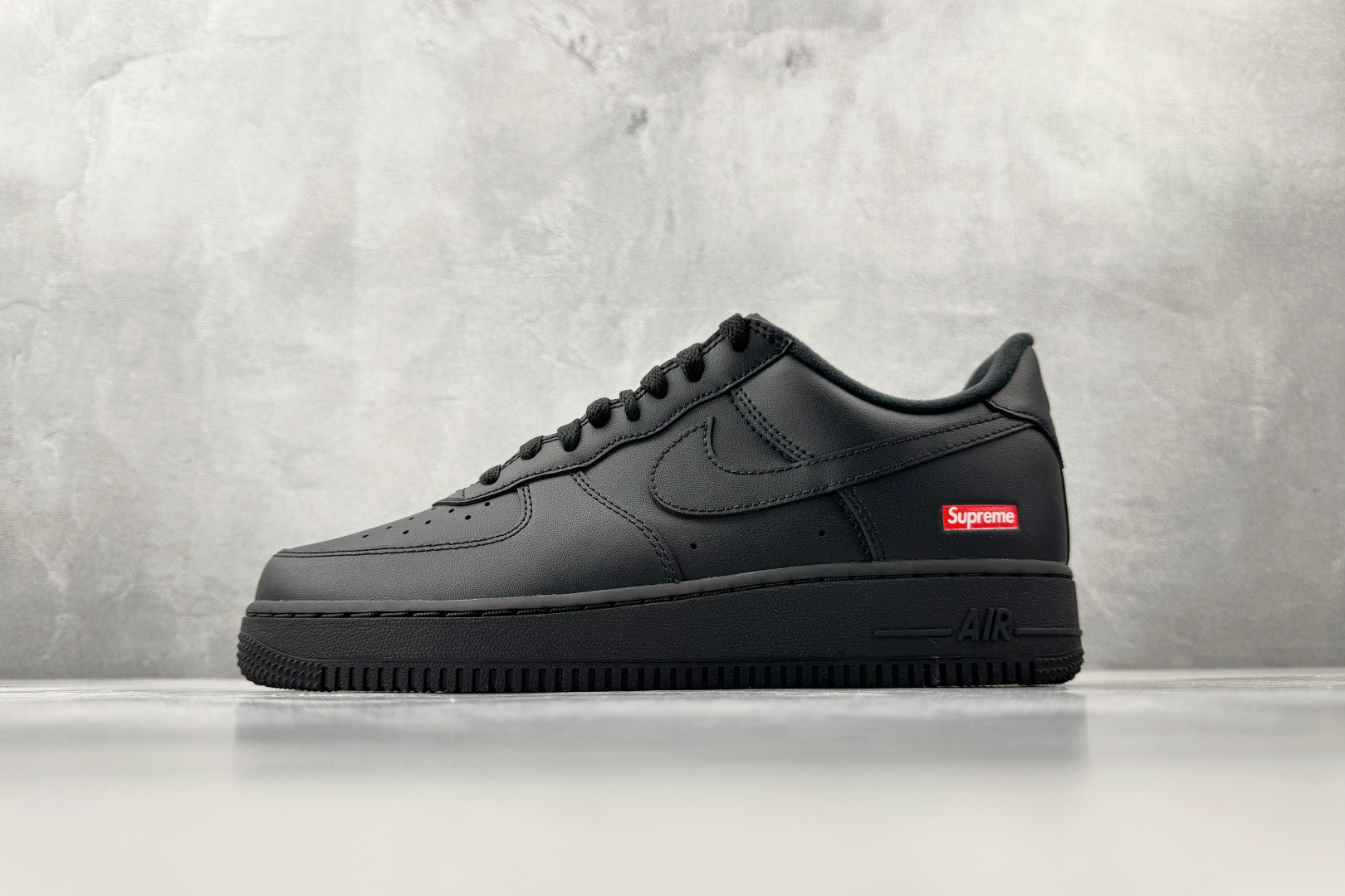 顶级完美复刻 Nike × Supreme Air Force 1 blo黑色 CU9225-001 顶级完美复刻 Nike × Supreme Air Force 1 blo黑色 CU9225-001