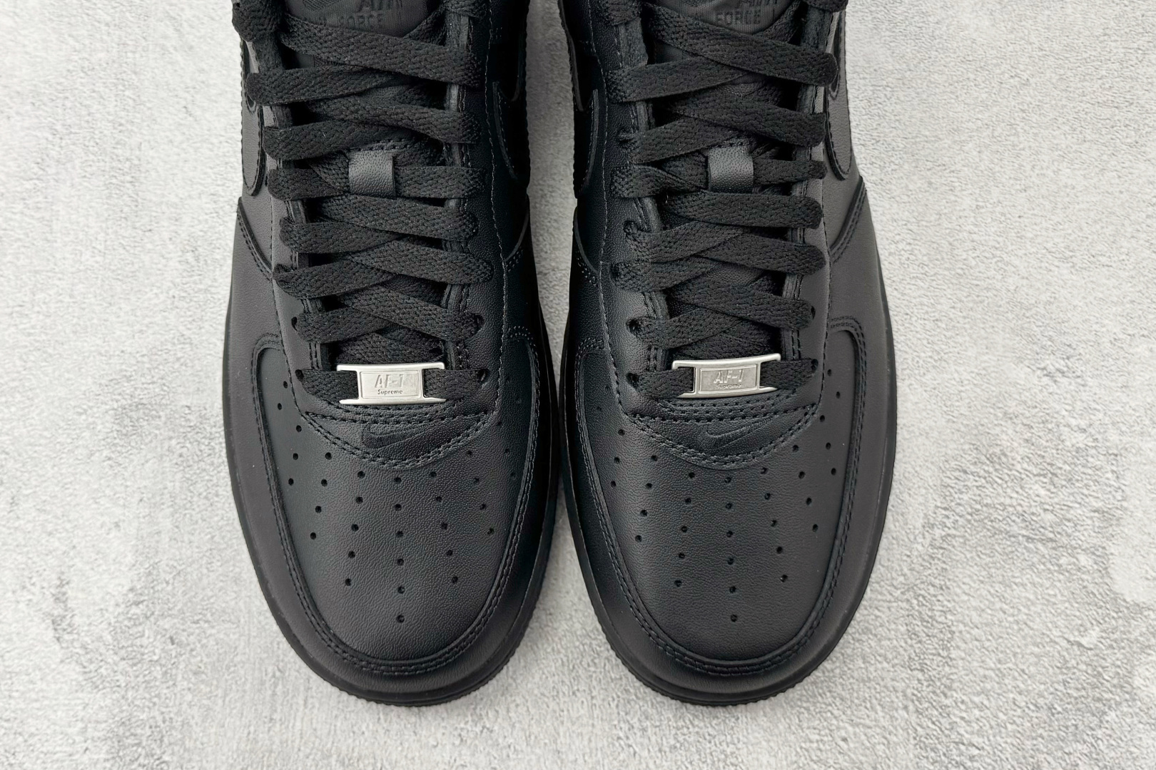 顶级完美复刻 Nike × Supreme Air Force 1 blo黑色 CU9225-001 顶级完美复刻 Nike × Supreme Air Force 1 blo黑色 CU9225-001