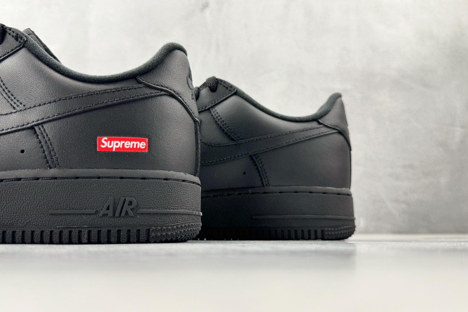 顶级完美复刻 Nike × Supreme Air Force 1 blo黑色 CU9225-001 顶级完美复刻 Nike × Supreme Air Force 1 blo黑色 CU9225-001