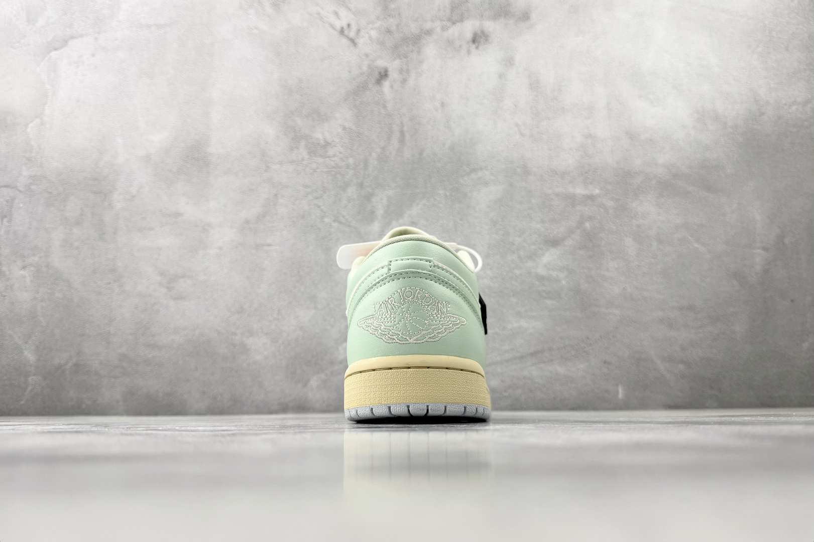 平台爆款 Jordan Air Jordan 1 蓝绿 DC0774-108 平台爆款 Jordan Air Jordan 1 蓝绿 DC0774-108