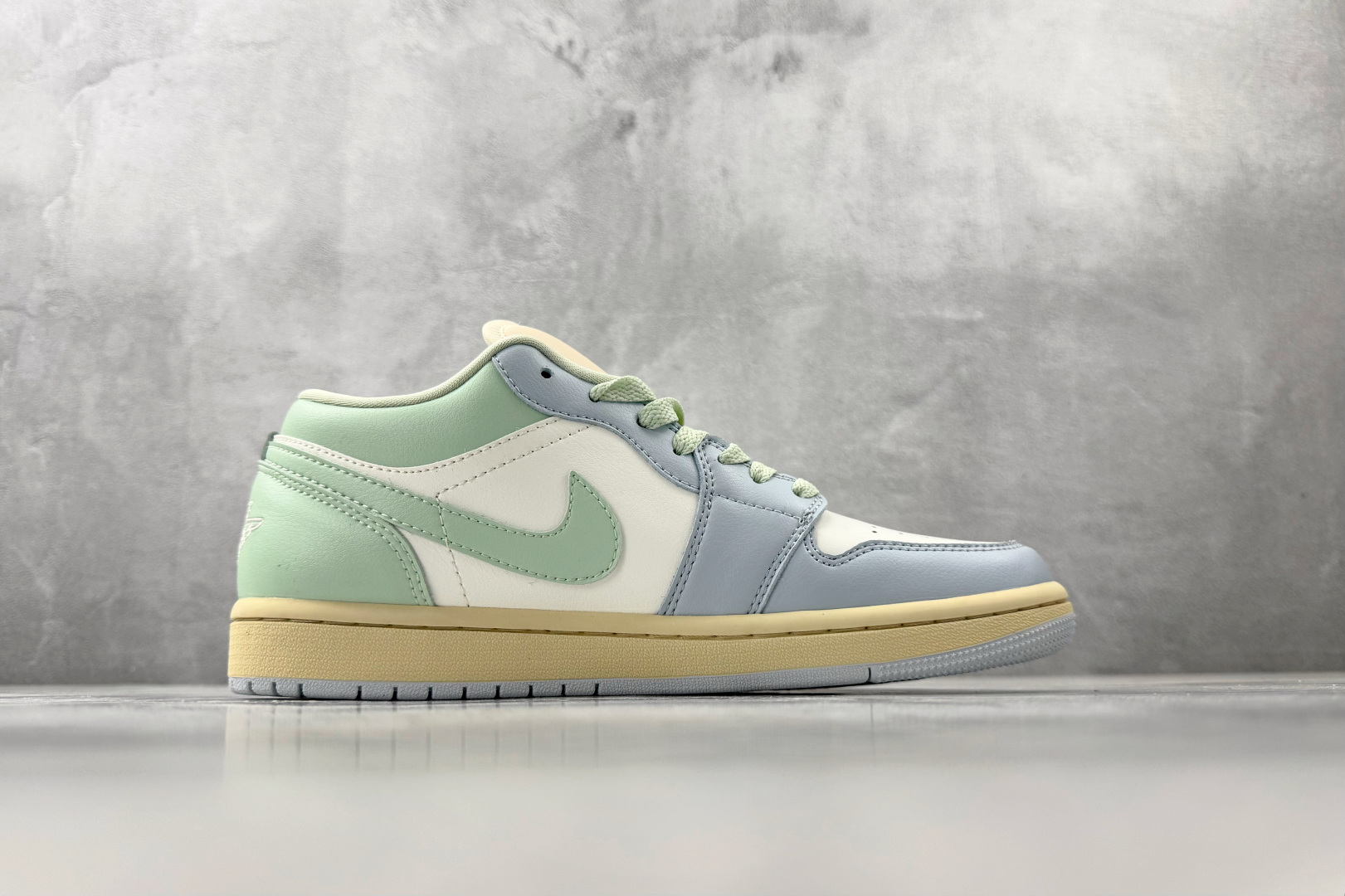 平台爆款 Jordan Air Jordan 1 蓝绿 DC0774-108 平台爆款 Jordan Air Jordan 1 蓝绿 DC0774-108