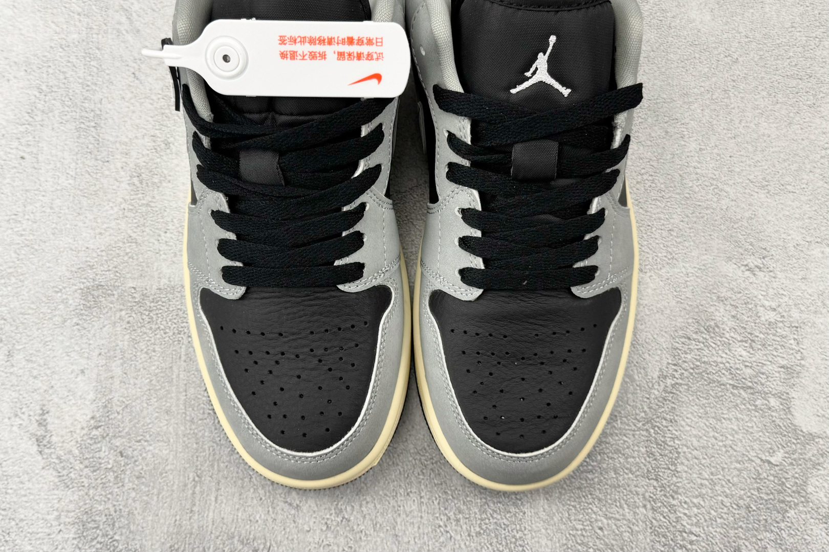 平台爆款 Jordan Air Jordan 1 黑灰 HQ2010-012 平台爆款 Jordan Air Jordan 1 黑灰 HQ2010-012