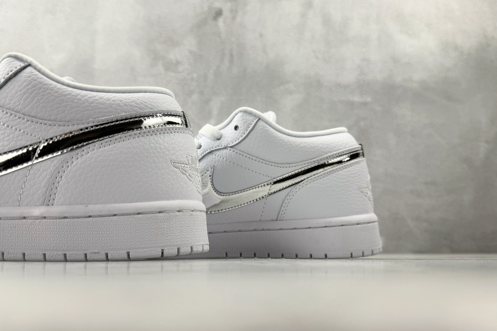 综合版 Jordan Air Jordan 1 白色 IQ9381-100 综合版 Jordan Air Jordan 1 白色 IQ9381-100