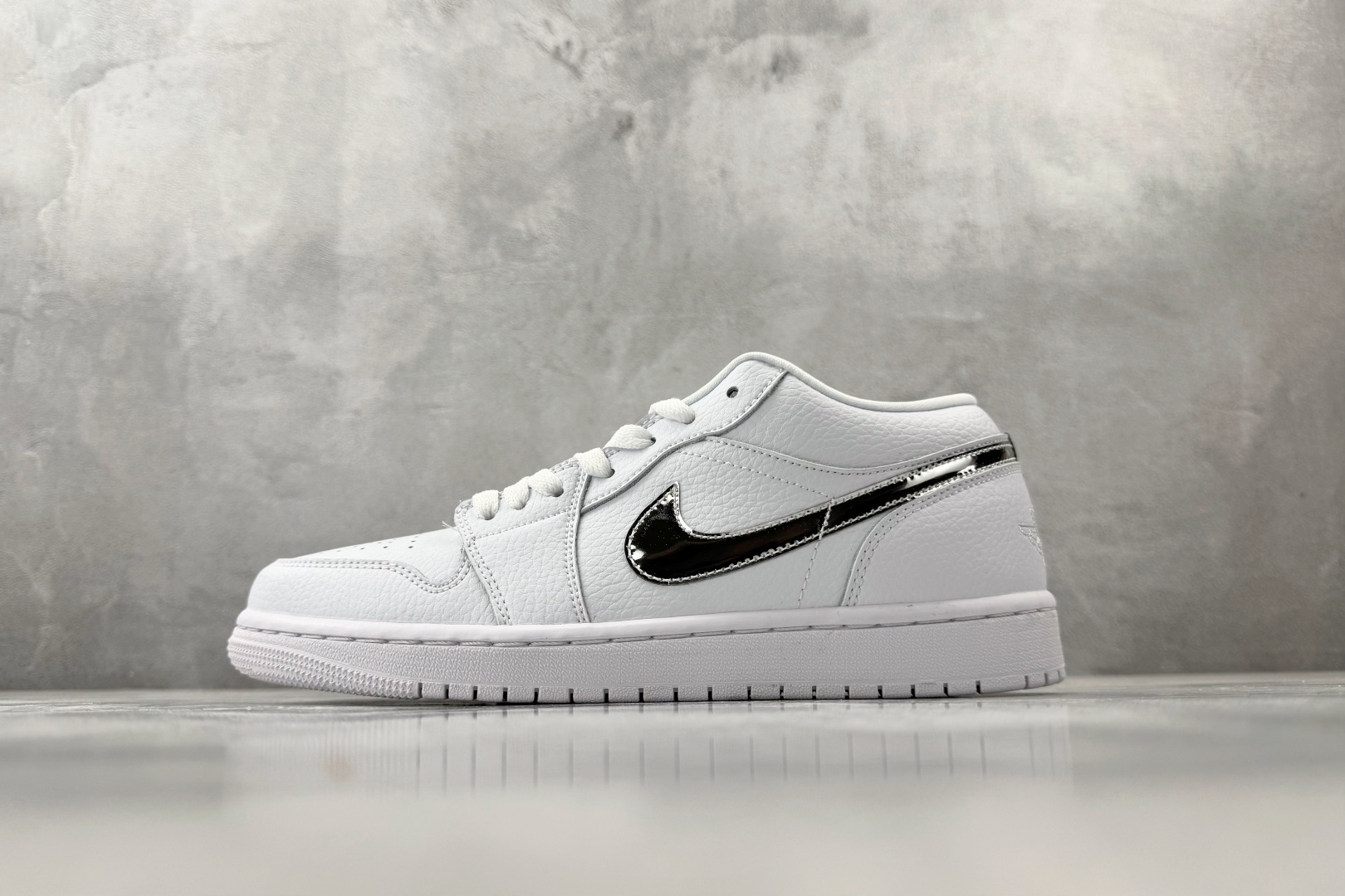 综合版 Jordan Air Jordan 1 白色 IQ9381-100 综合版 Jordan Air Jordan 1 白色 IQ9381-100