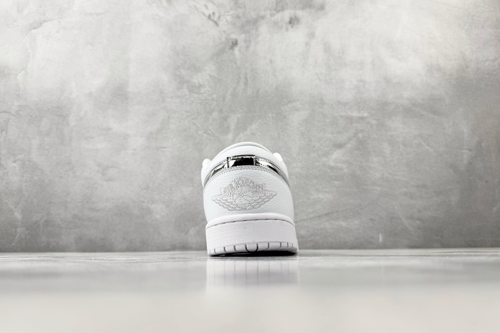 综合版 Jordan Air Jordan 1 白色 IQ9381-100 综合版 Jordan Air Jordan 1 白色 IQ9381-100