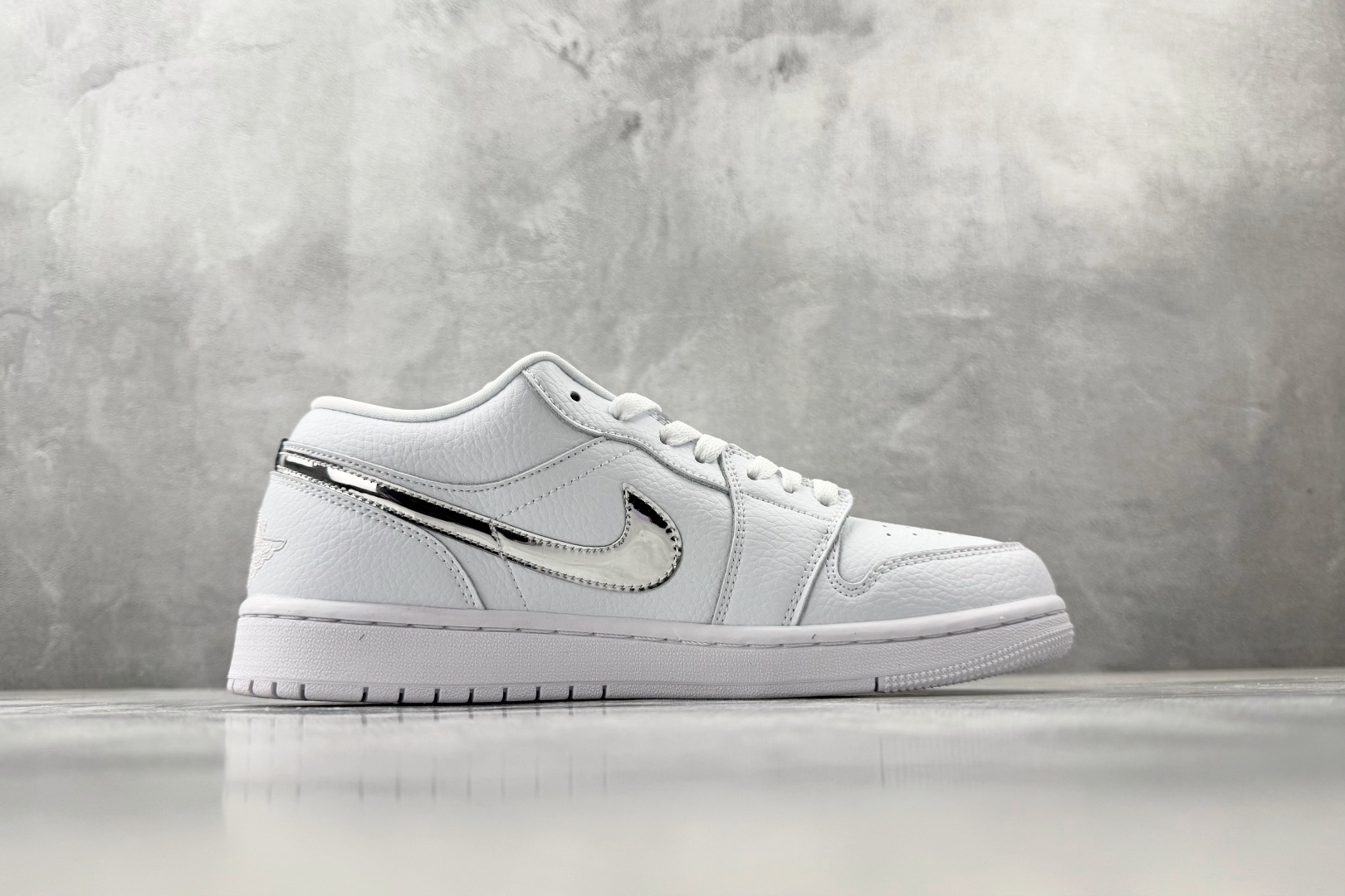 综合版 Jordan Air Jordan 1 白色 IQ9381-100 综合版 Jordan Air Jordan 1 白色 IQ9381-100