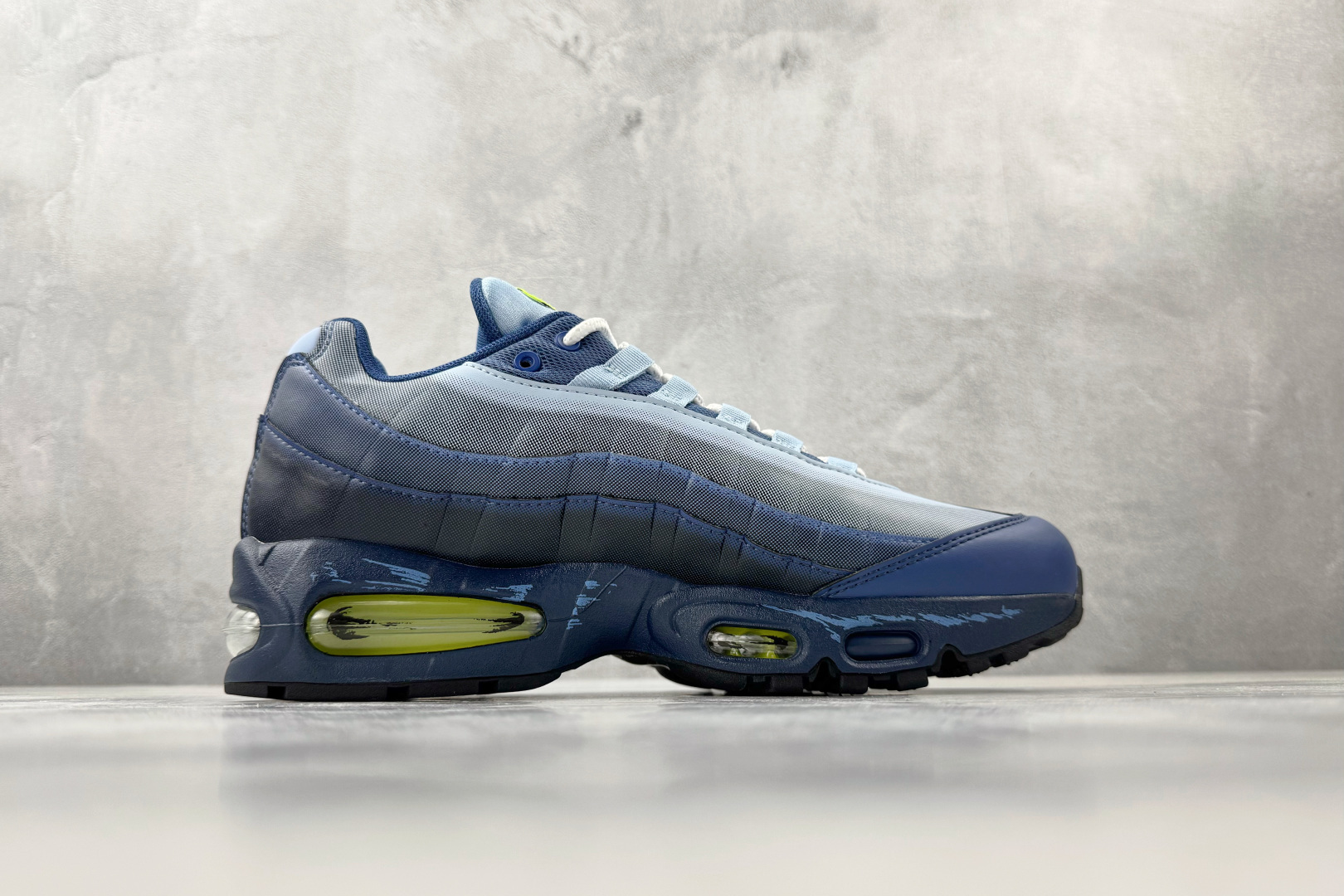 KZ 2.0 口碑神作 Yu-Gi-Oh! x Nike Air Muscle 95 游戏王联名 超感蓝
