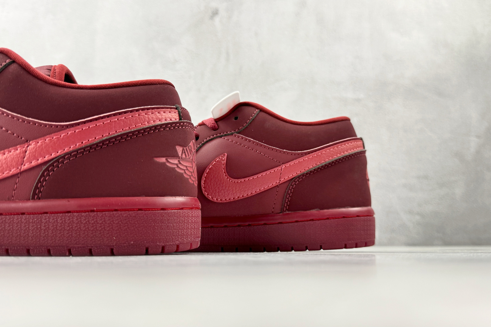 平台爆款 Jordan Air Jordan 1 口红印花 IB7012-600 平台爆款 Jordan Air Jordan 1 口红印花 IB7012-600