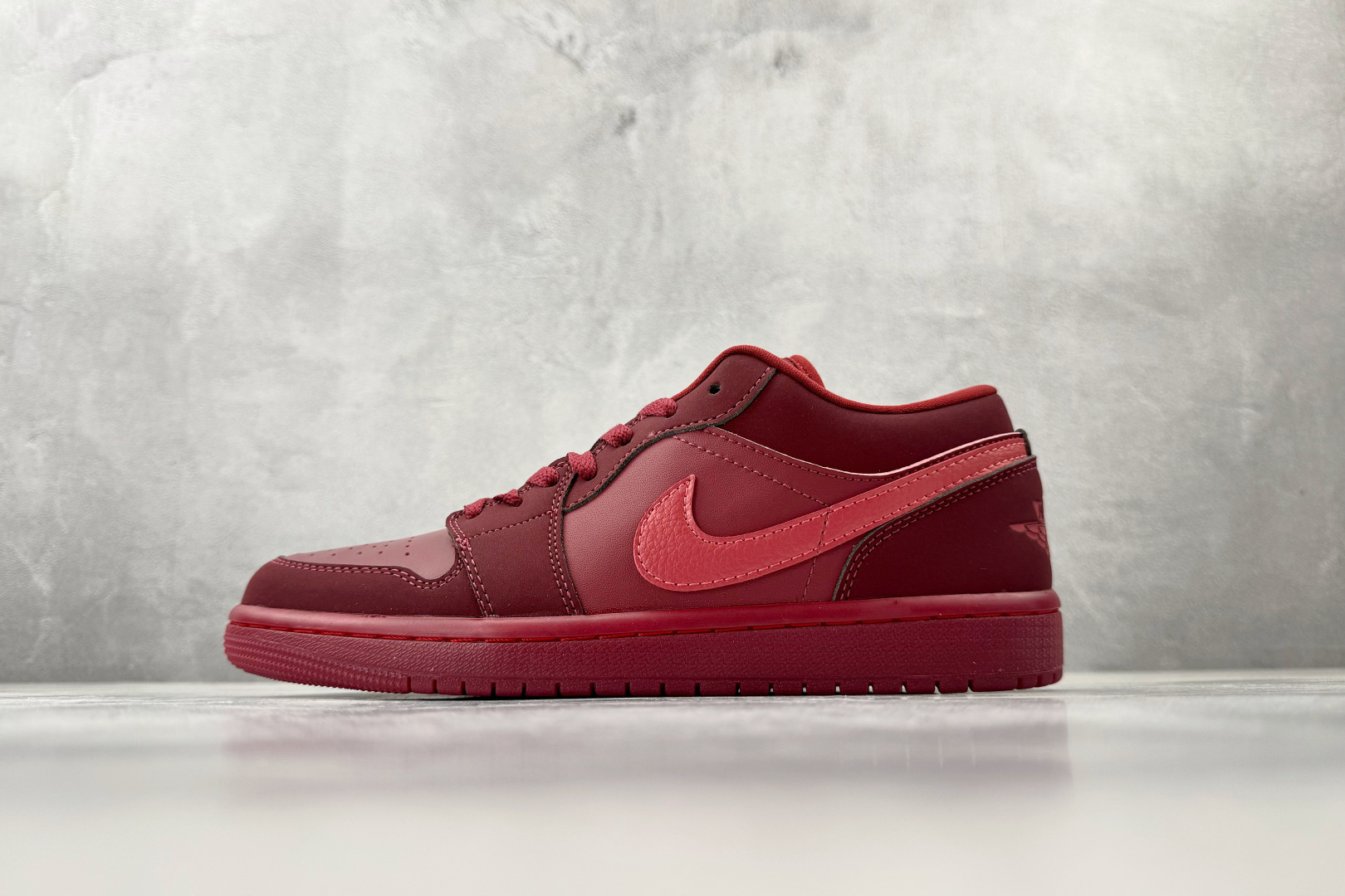 平台爆款 Jordan Air Jordan 1 口红印花 IB7012-600 平台爆款 Jordan Air Jordan 1 口红印花 IB7012-600