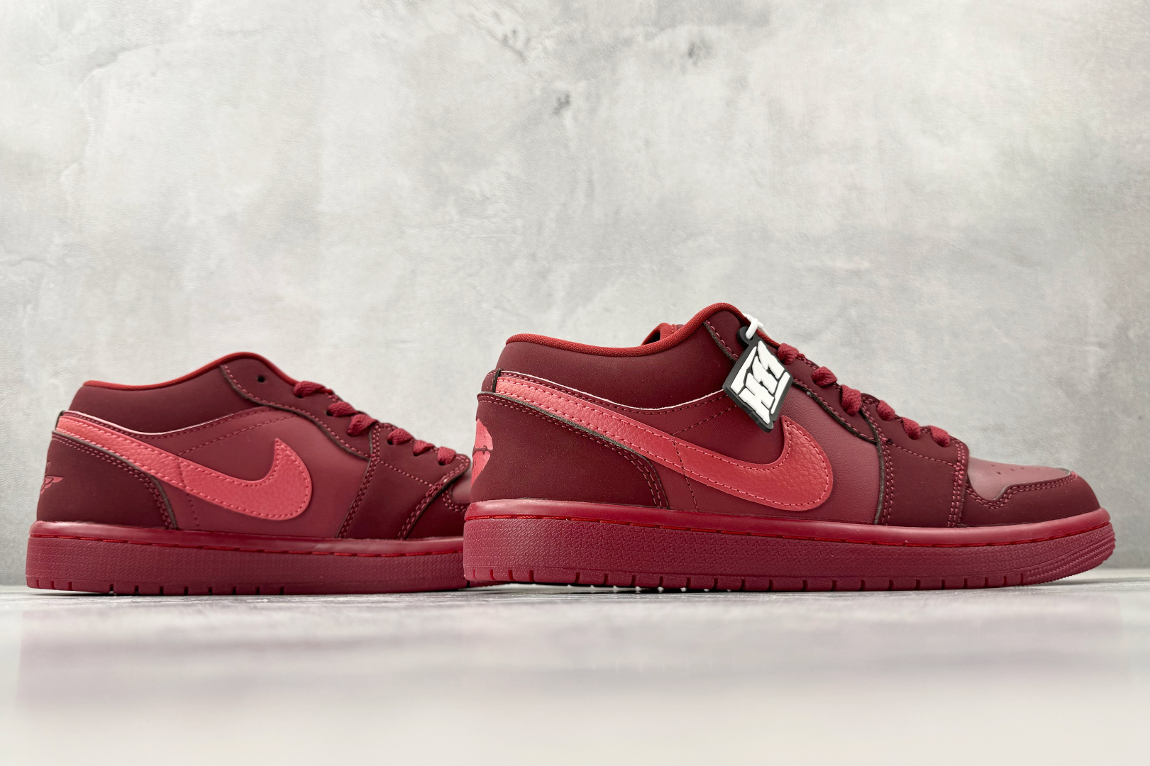 平台爆款 Jordan Air Jordan 1 口红印花 IB7012-600 平台爆款 Jordan Air Jordan 1 口红印花 IB7012-600