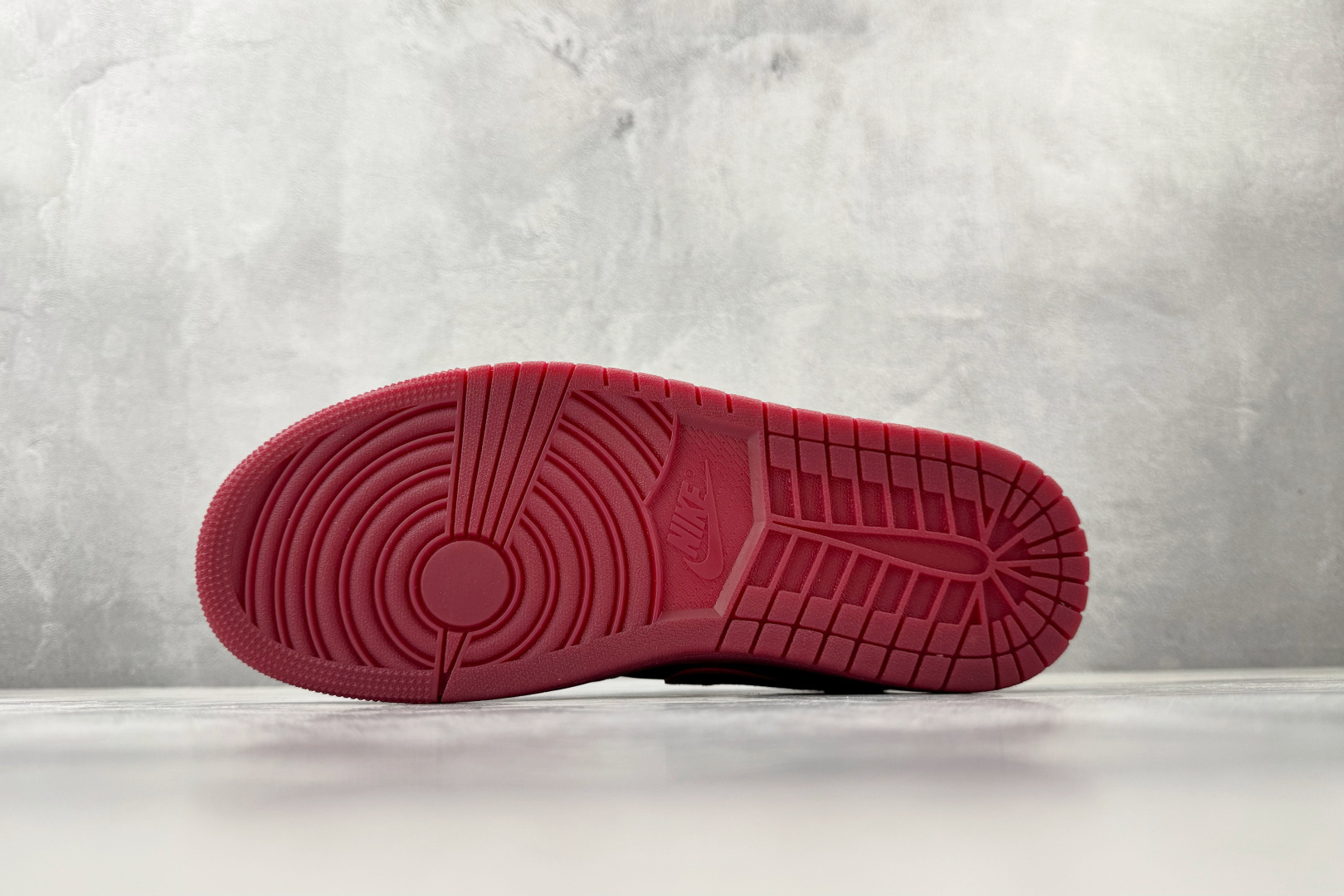 平台爆款 Jordan Air Jordan 1 口红印花 IB7012-600 平台爆款 Jordan Air Jordan 1 口红印花 IB7012-600