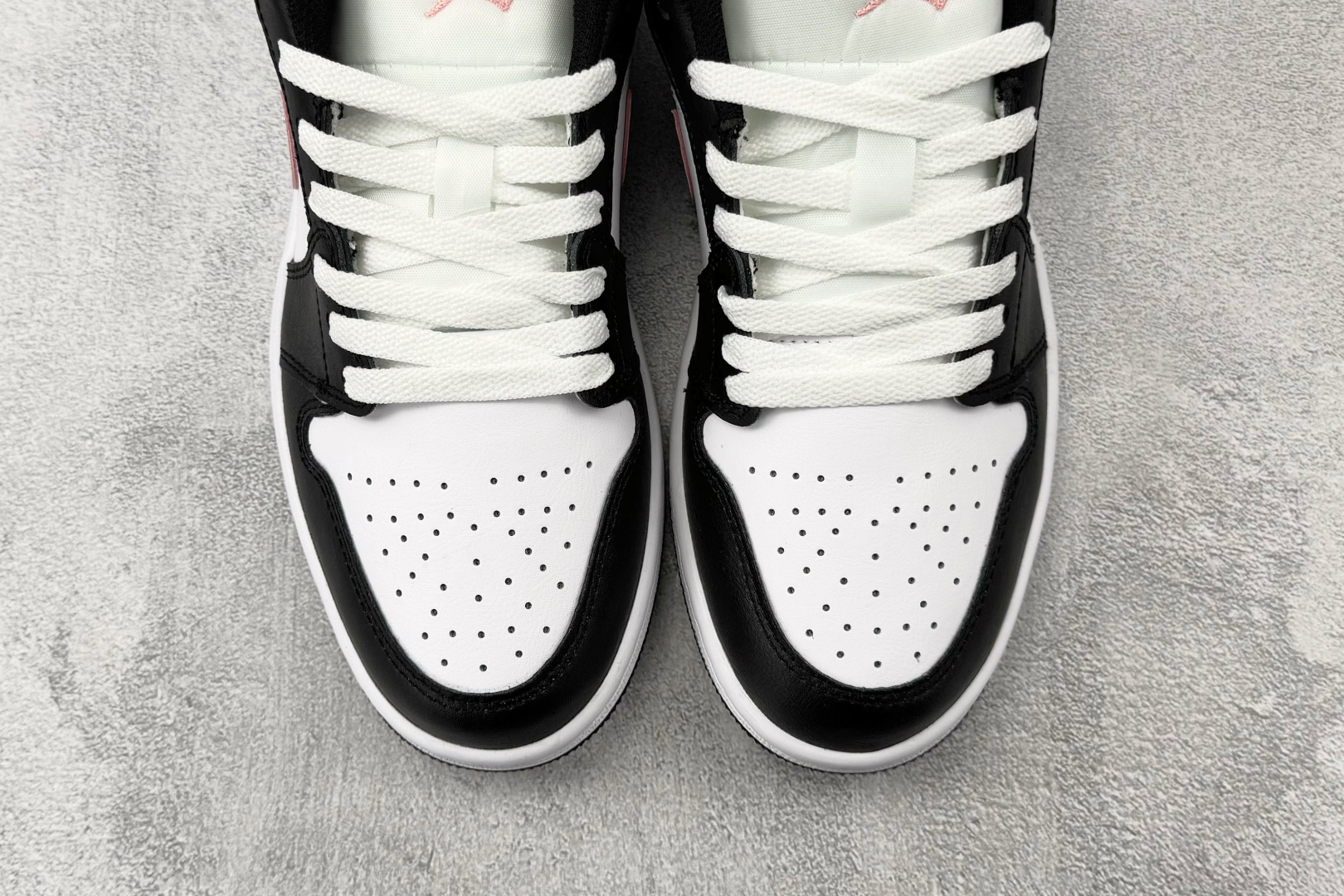 平台爆款 Jordan Air Jordan 1 黑粉 553558-165 平台爆款 Jordan Air Jordan 1 黑粉 553558-165