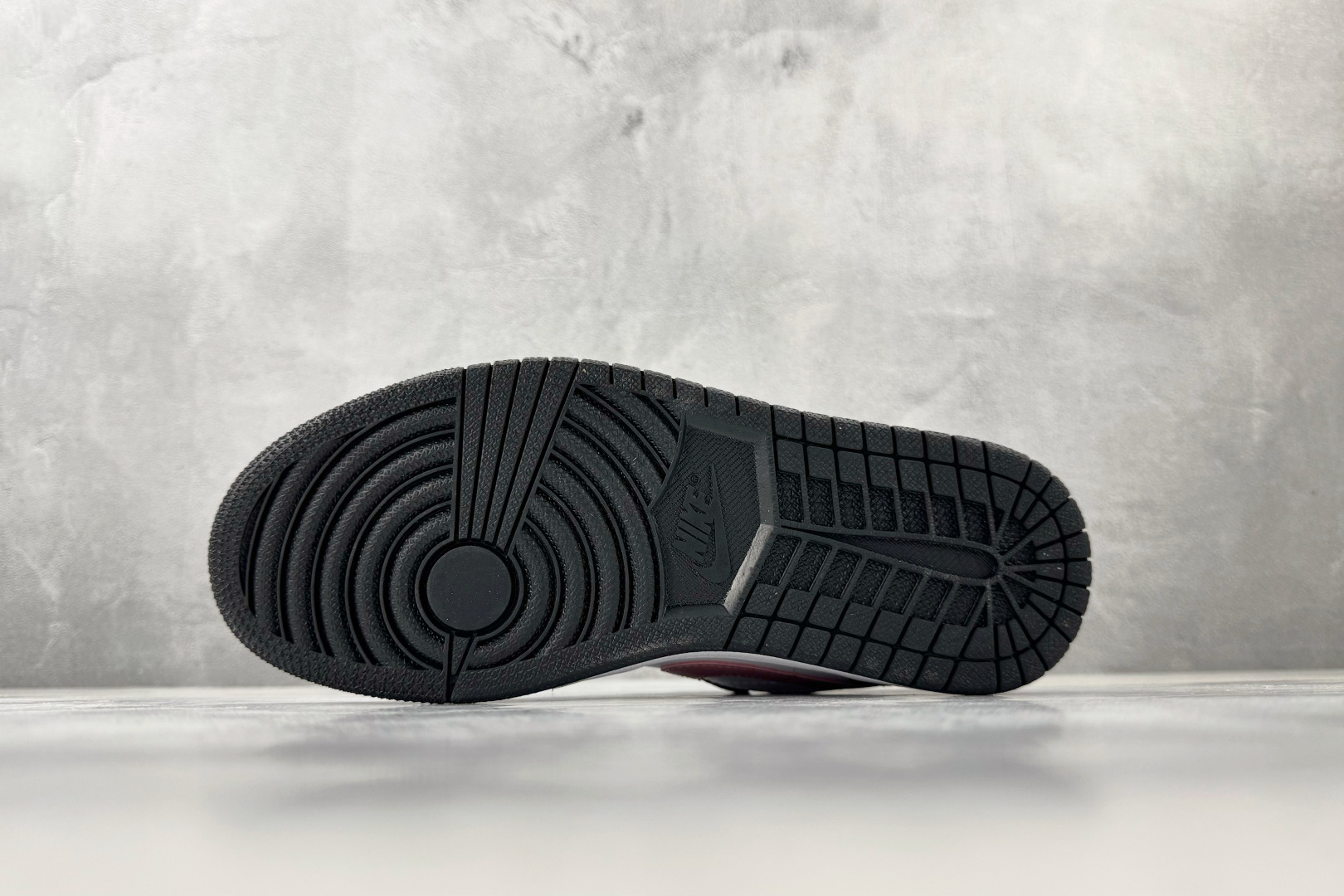 平台爆款 Jordan Air Jordan 1 黑粉 553558-165 平台爆款 Jordan Air Jordan 1 黑粉 553558-165