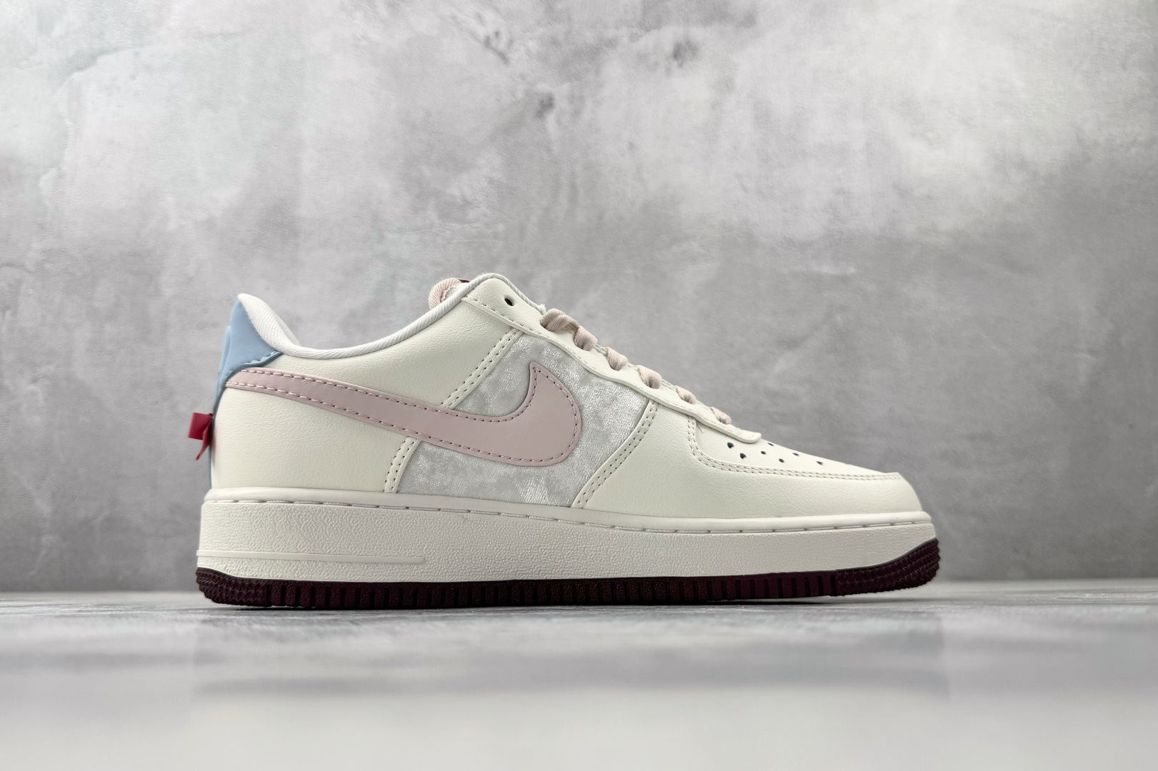口碑之作 Nike Air Force 1 '07 ”Valentine’s Day” 情人节限定情侣款 白粉色 IQ4937-161 口碑之作 Nike Air Force 1 '07 ”Valentine’s Day” 情人节限定情侣款 白粉色 IQ4937-161