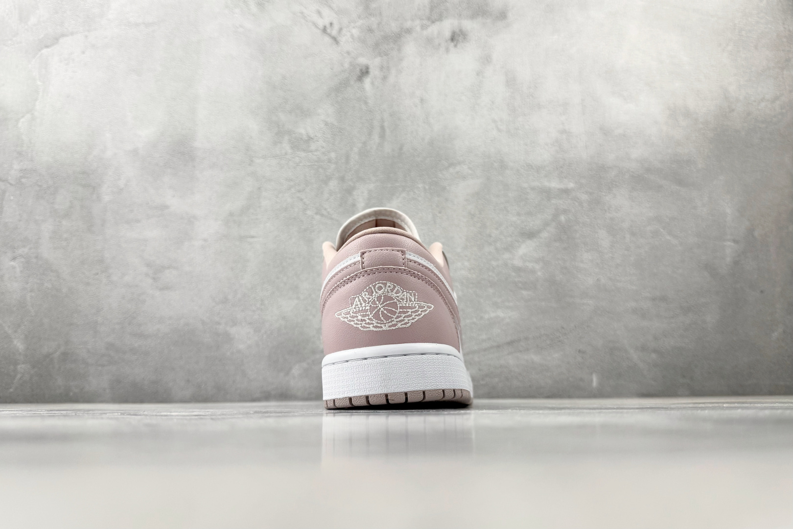 外贸批次 Jordan Air Jordan 1 粉白 DC0774-606 外贸批次 Jordan Air Jordan 1 粉白 DC0774-606
