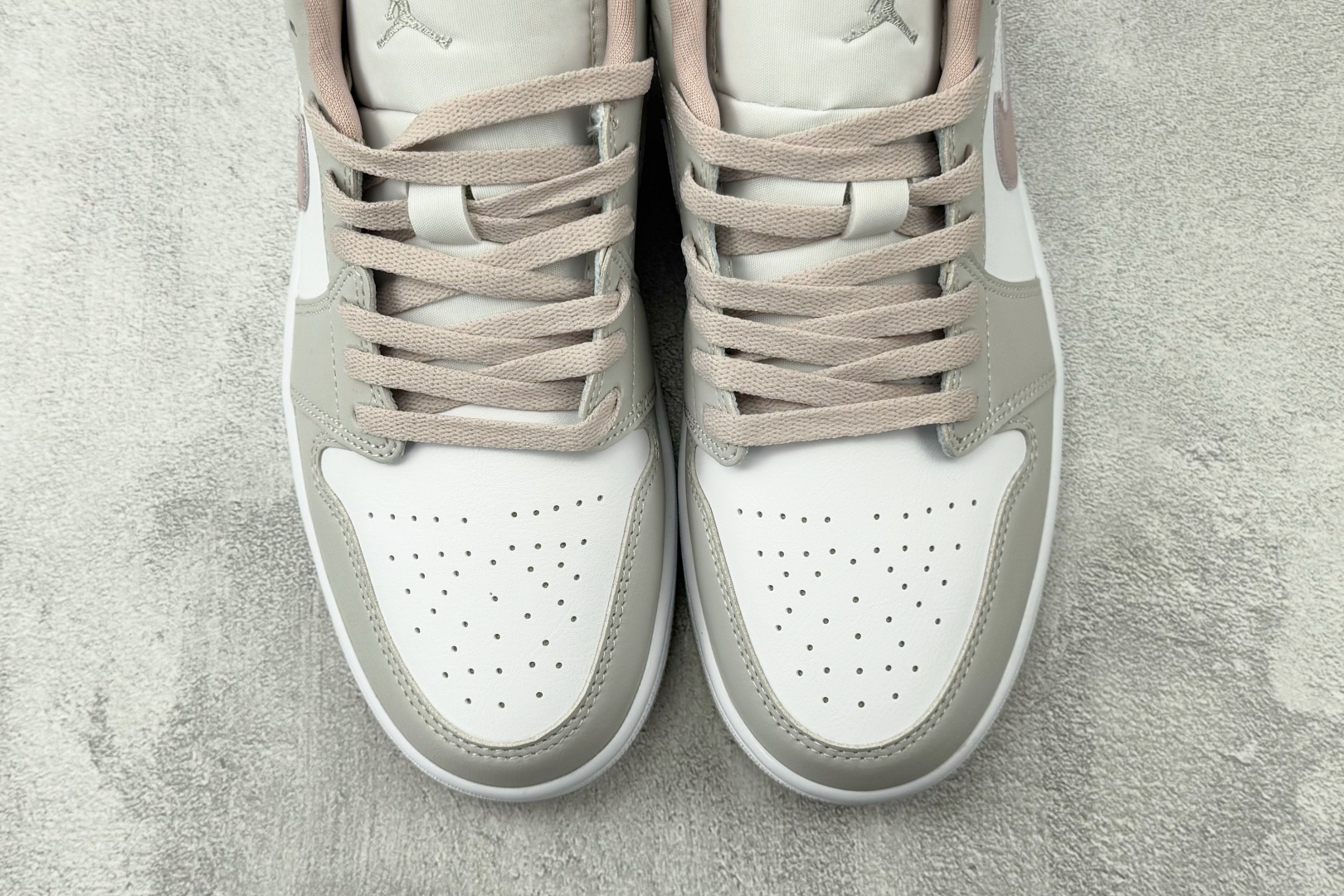 外贸批次 Jordan Air Jordan 1 粉白 DC0774-606 外贸批次 Jordan Air Jordan 1 粉白 DC0774-606