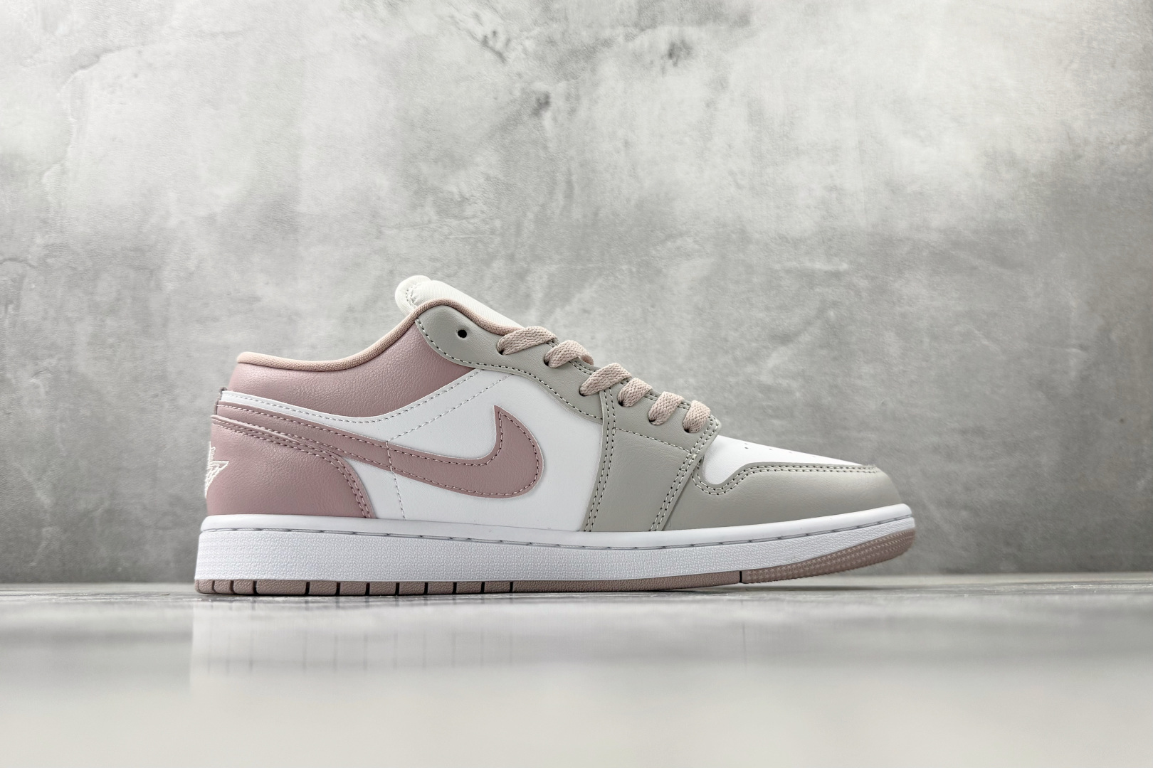 外贸批次 Jordan Air Jordan 1 粉白 DC0774-606 外贸批次 Jordan Air Jordan 1 粉白 DC0774-606