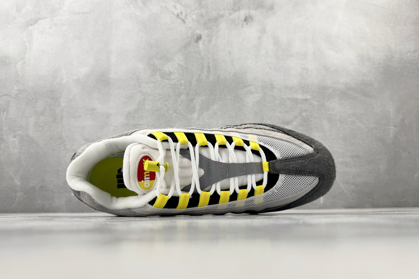 口碑神作 UNDEFEATED × Nike Air Max 95 SP 上海限定 灰黄 IB4523-002