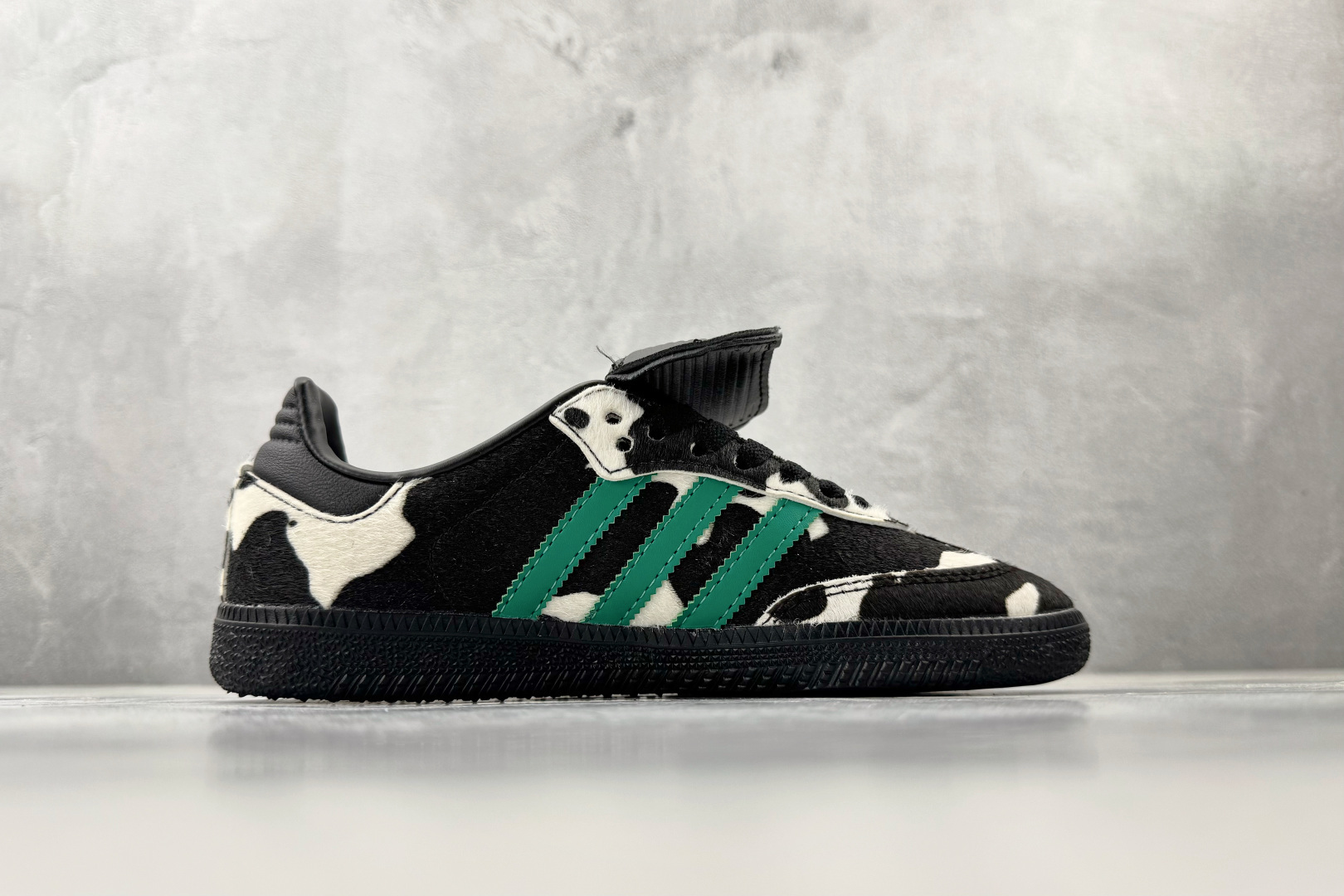 出口订单 adidas originals Samba LT 黑白色 JS3930 出口订单 adidas originals Samba LT 黑白色 JS3930
