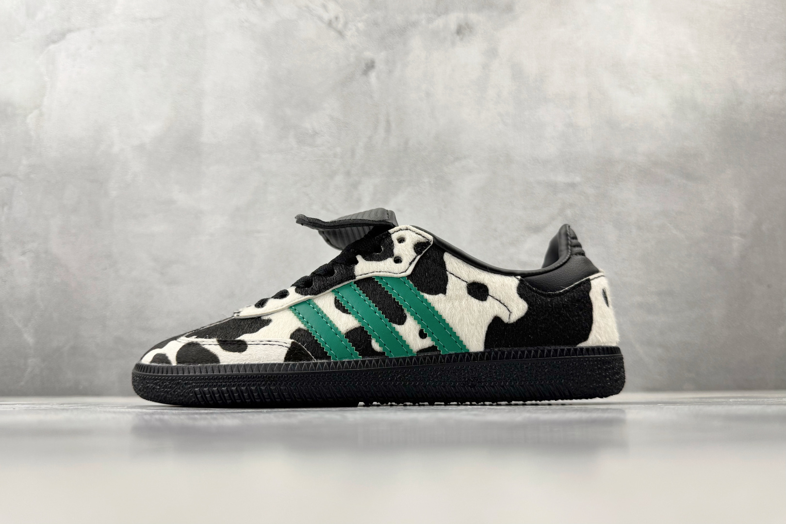 出口订单 adidas originals Samba LT 黑白色 JS3930 出口订单 adidas originals Samba LT 黑白色 JS3930
