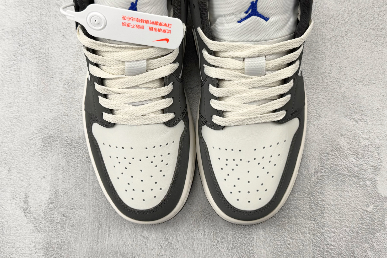 平台爆款 Jordan Air Jordan 1 帆白宝蓝 IU2268-100 平台爆款 Jordan Air Jordan 1 帆白宝蓝 IU2268-100