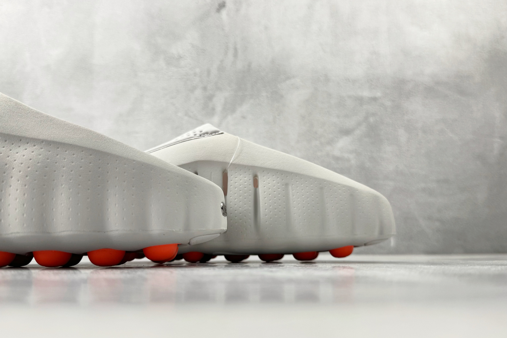 老 PK Nike Mind 001 灰色货号：HQ4307-003尺码：36 36.5 37 38.5