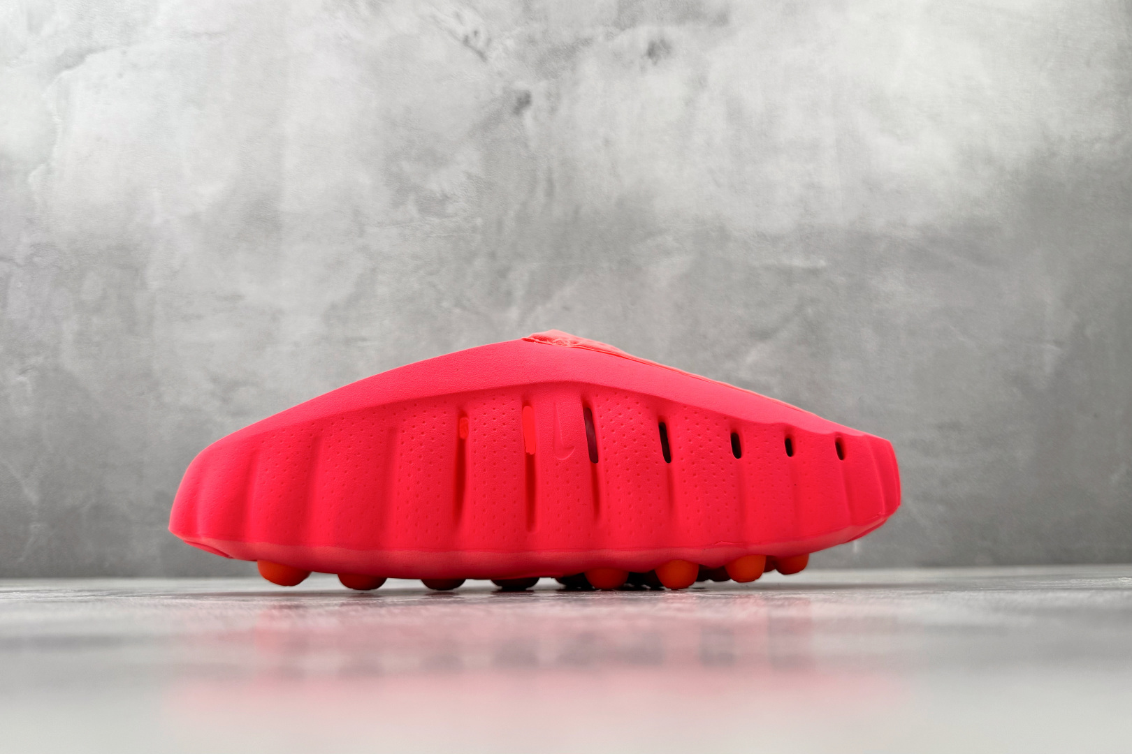 老 PK Nike Mind 001 红色货号：HQ4307-600尺码：36 36.5 37 38.5