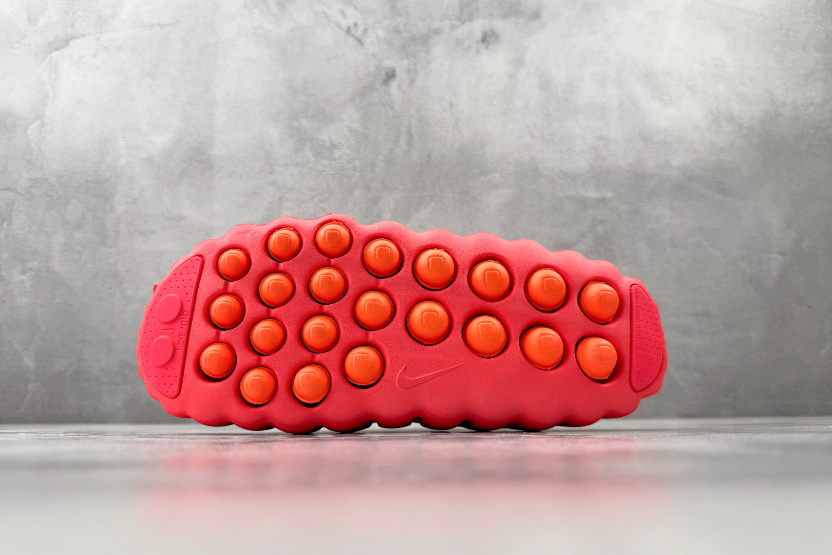 老 PK Nike Mind 001 红色货号：HQ4307-600尺码：36 36.5 37 38.5