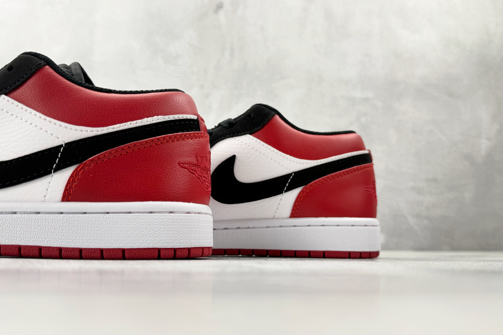 平台爆款 Jordan Air Jordan 1 Low“Black Toe” 黑脚趾 黑红白 553558-116 平台爆款 Jordan Air Jordan 1 Low“Black Toe” 黑脚趾 黑红白 553558-116