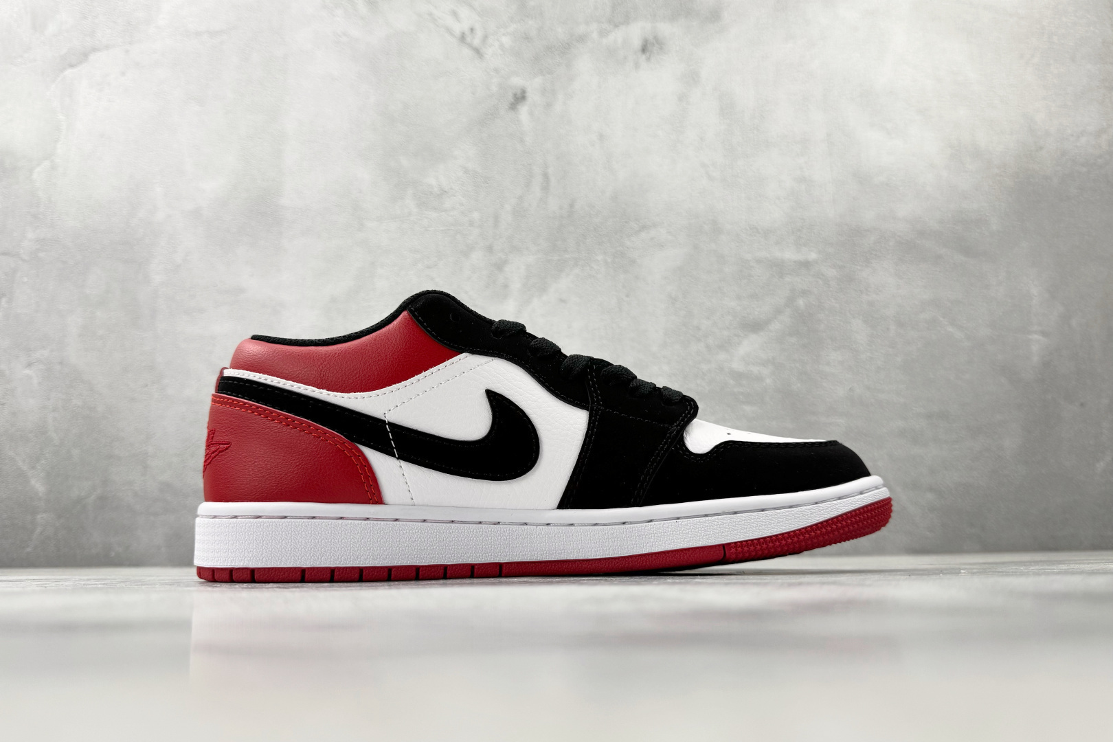 平台爆款 Jordan Air Jordan 1 Low“Black Toe” 黑脚趾 黑红白 553558-116 平台爆款 Jordan Air Jordan 1 Low“Black Toe” 黑脚趾 黑红白 553558-116