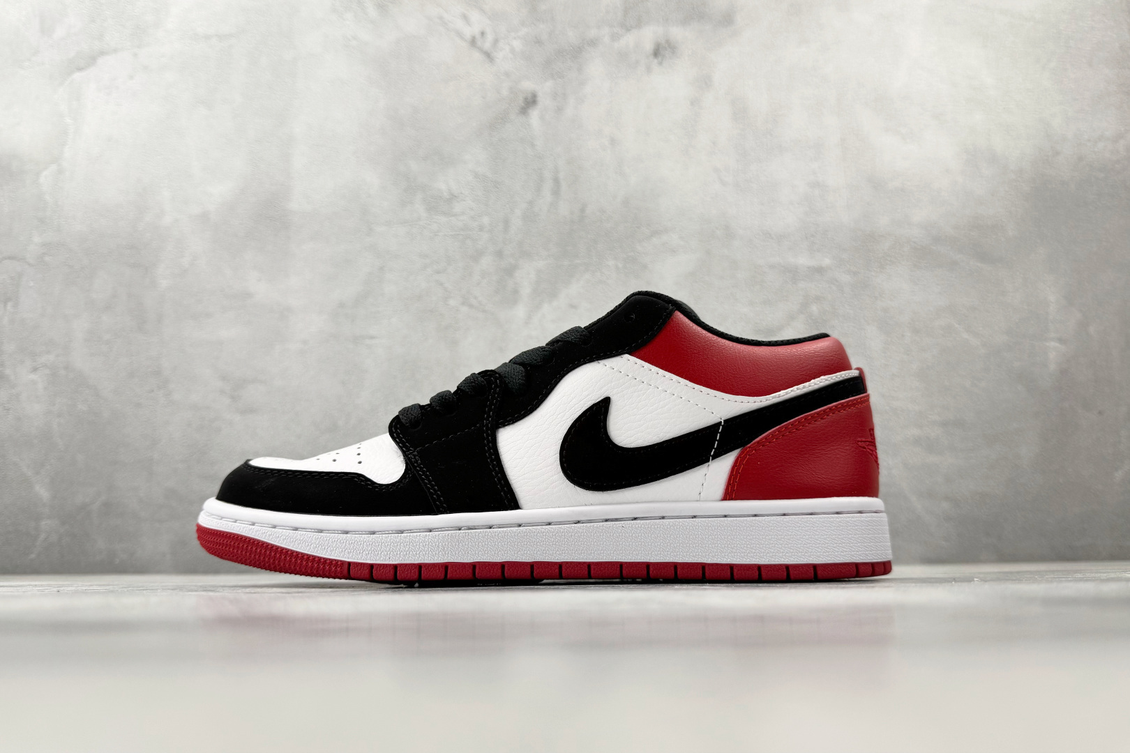 平台爆款 Jordan Air Jordan 1 Low“Black Toe” 黑脚趾 黑红白 553558-116 平台爆款 Jordan Air Jordan 1 Low“Black Toe” 黑脚趾 黑红白 553558-116