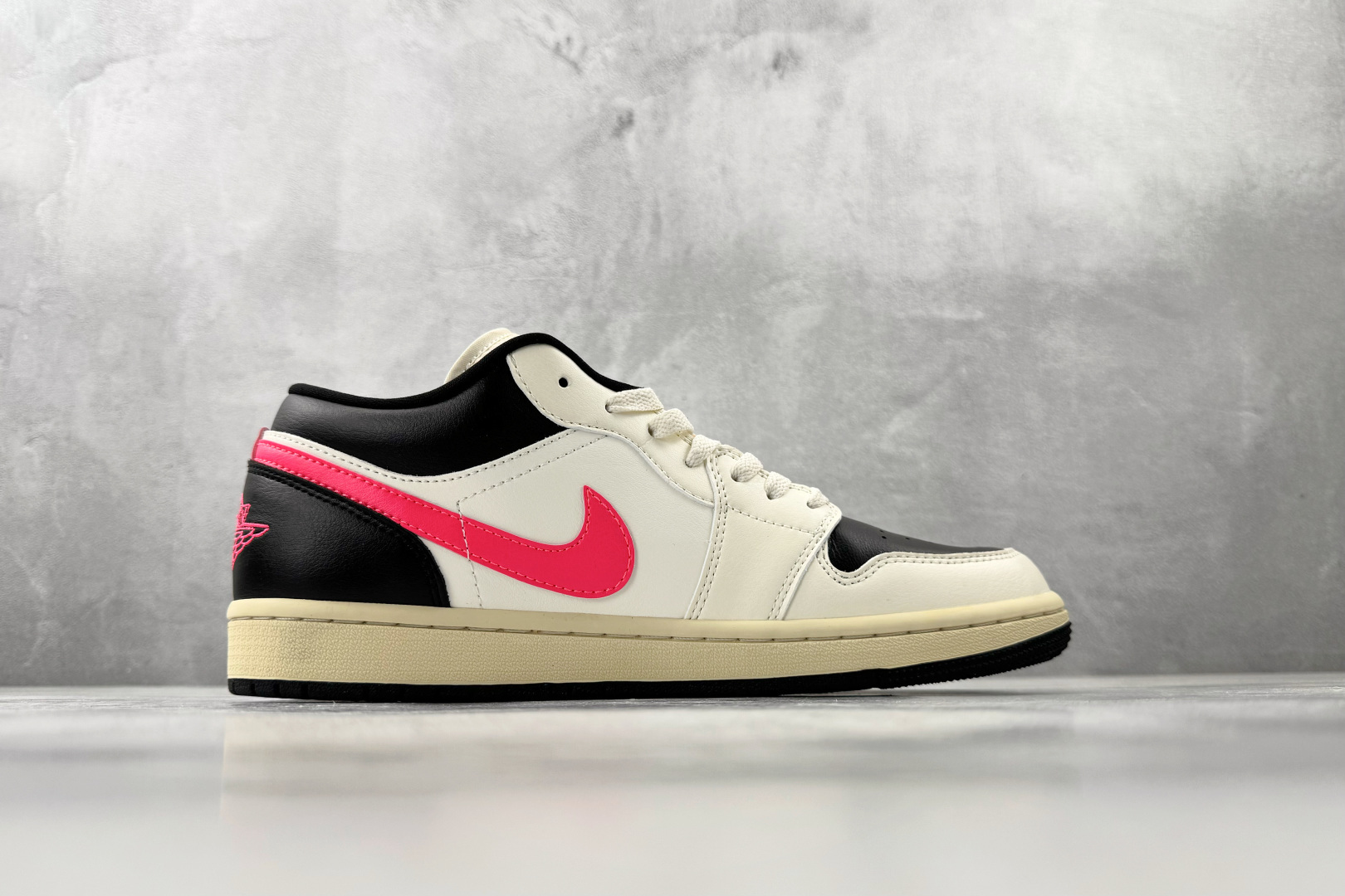 平台爆款 Jordan Air Jordan 1 象牙白 DC0774-107 平台爆款 Jordan Air Jordan 1 象牙白 DC0774-107