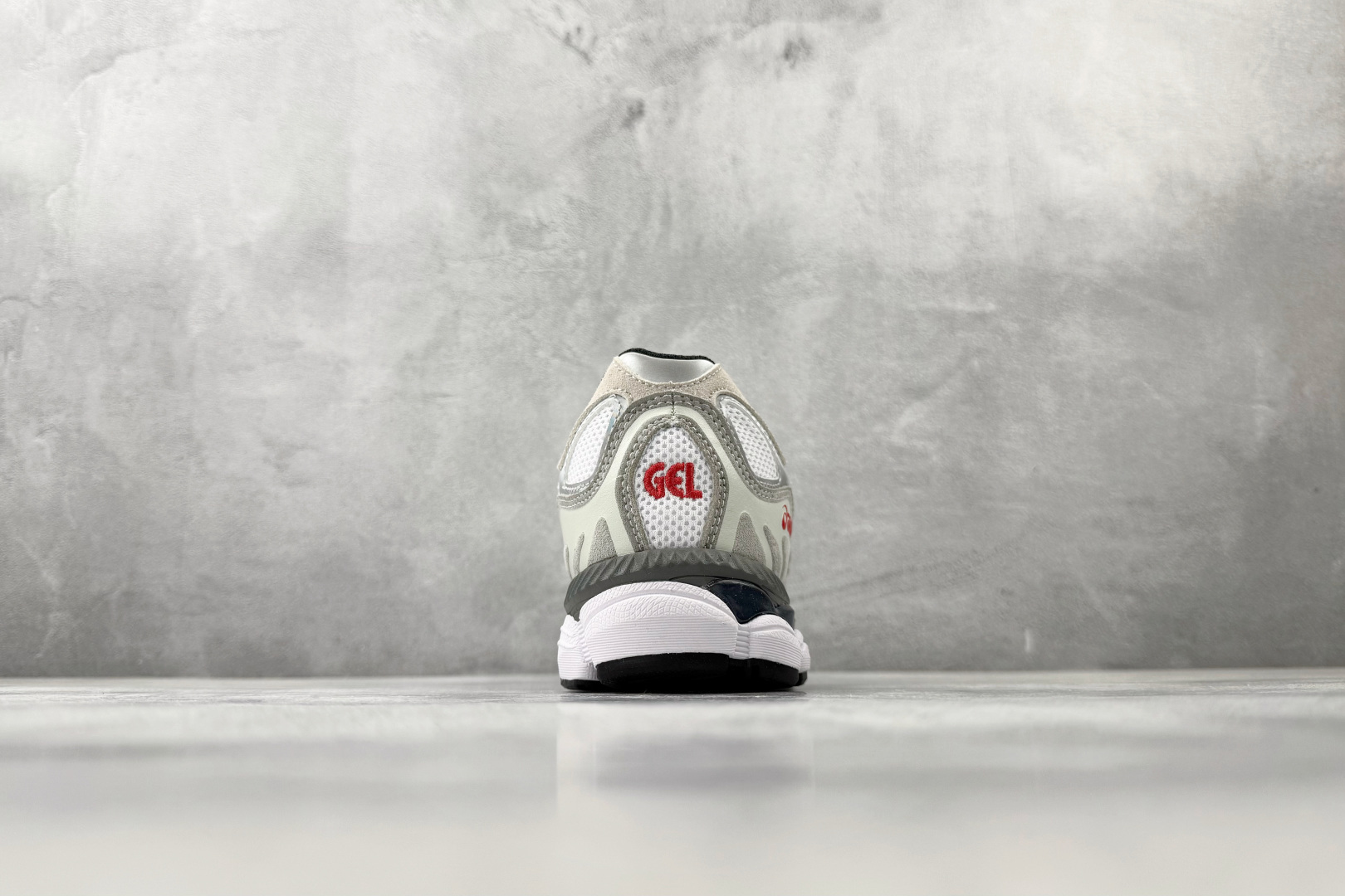 XP 平台专供 ASICS GEL-NYC系列 灰色货号：1201A789-102尺码：36 36.5 