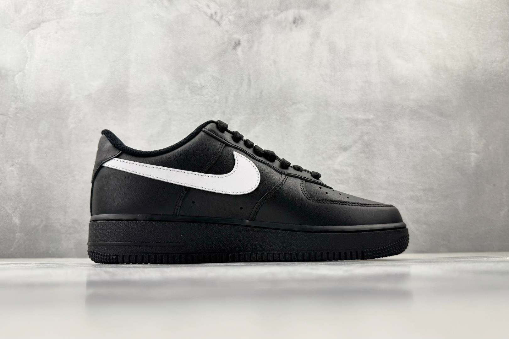 XC2.0 Nike Air Force 1 07 黑白货号：FZ0627-010尺码：35.5 36 