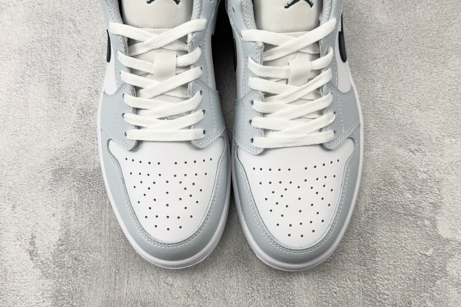 XC Jordan Air Jordan 1 浅蓝白货号：-400尺码：36 36.5 37.5 38 