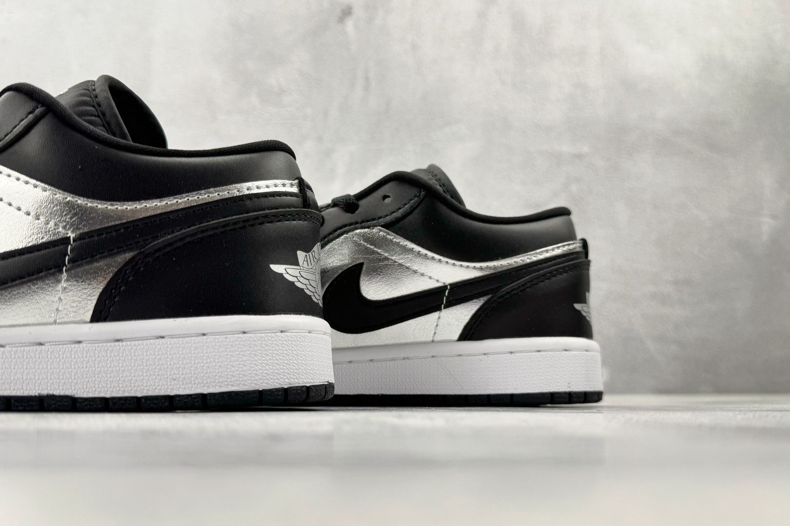 平台爆款 Jordan Air Jordan 1 low ”silver toe” 黑银 DA5551-001
