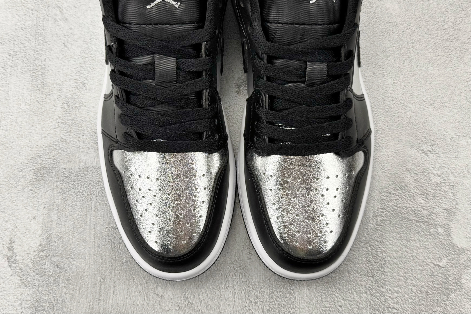 平台爆款 Jordan Air Jordan 1 low ”silver toe” 黑银 DA5551-001