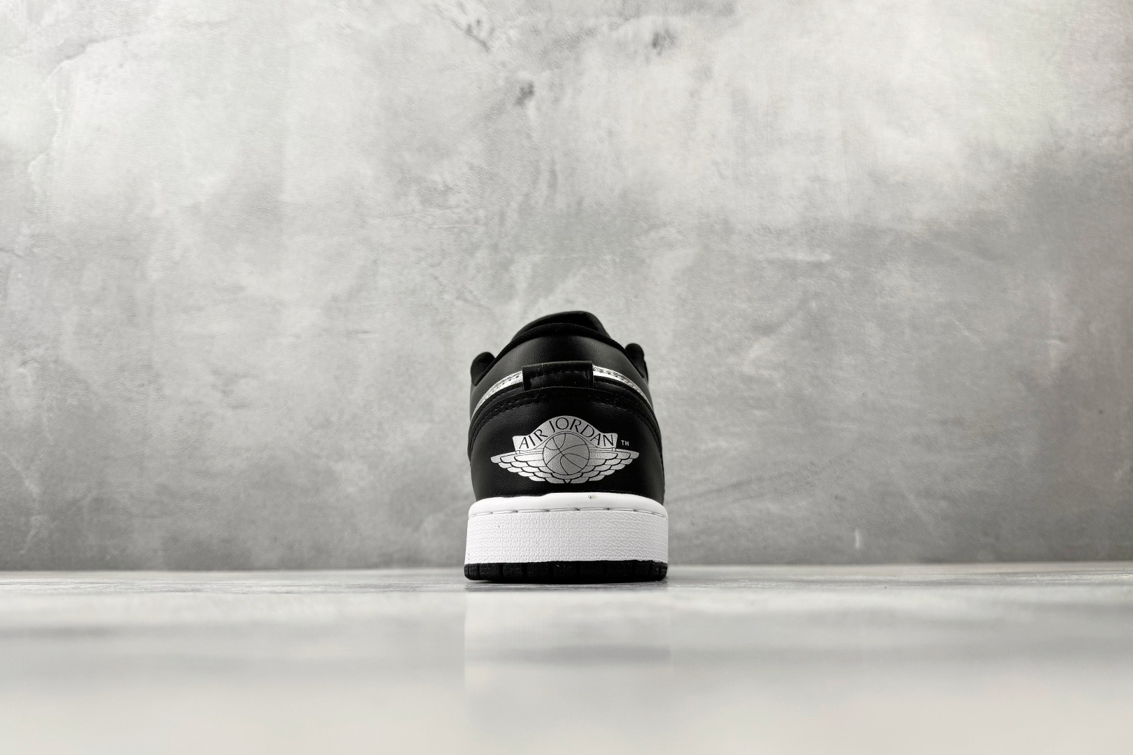 平台爆款 Jordan Air Jordan 1 low ”silver toe” 黑银 DA5551-001