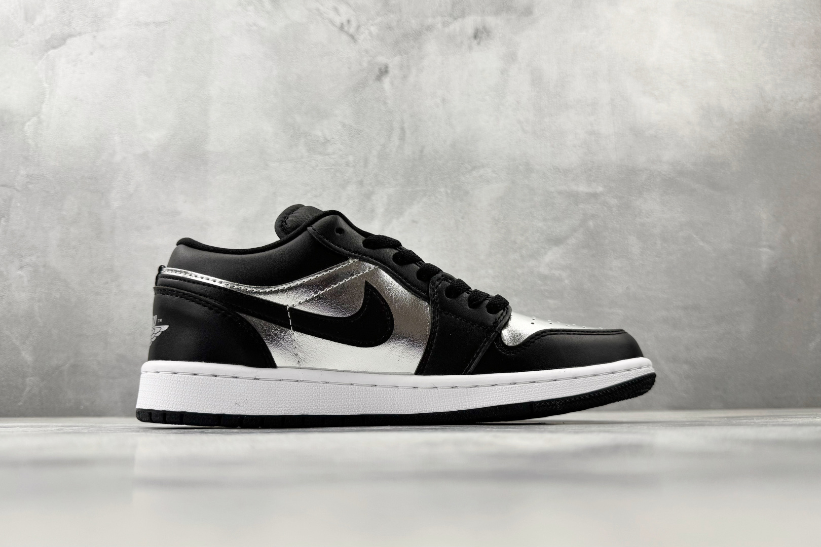 平台爆款 Jordan Air Jordan 1 low ”silver toe” 黑银 DA5551-001